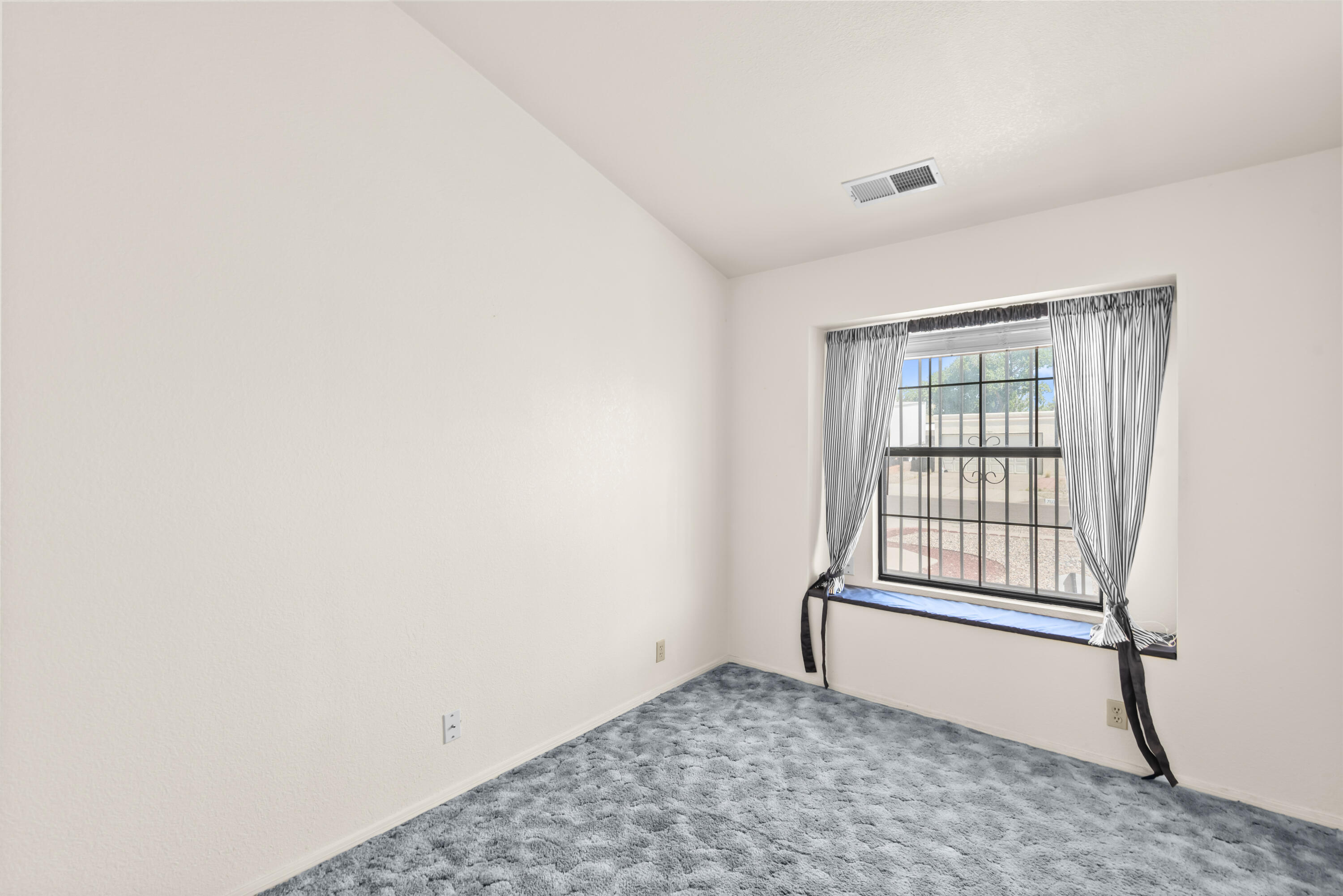 Photo 9 — 7604 Elderwood Drive NW