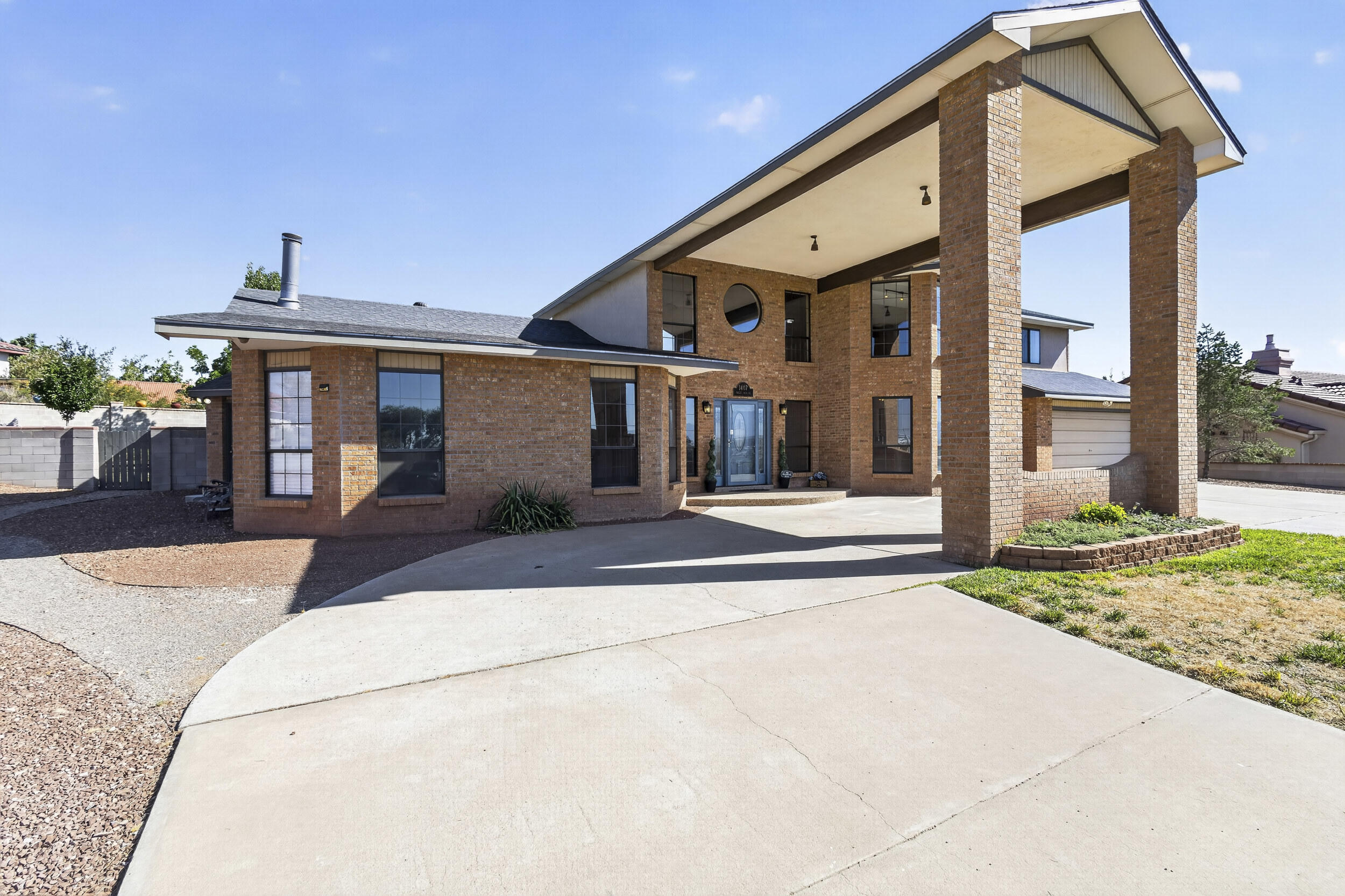 Photo 12 — 1407 Valley View Drive SW