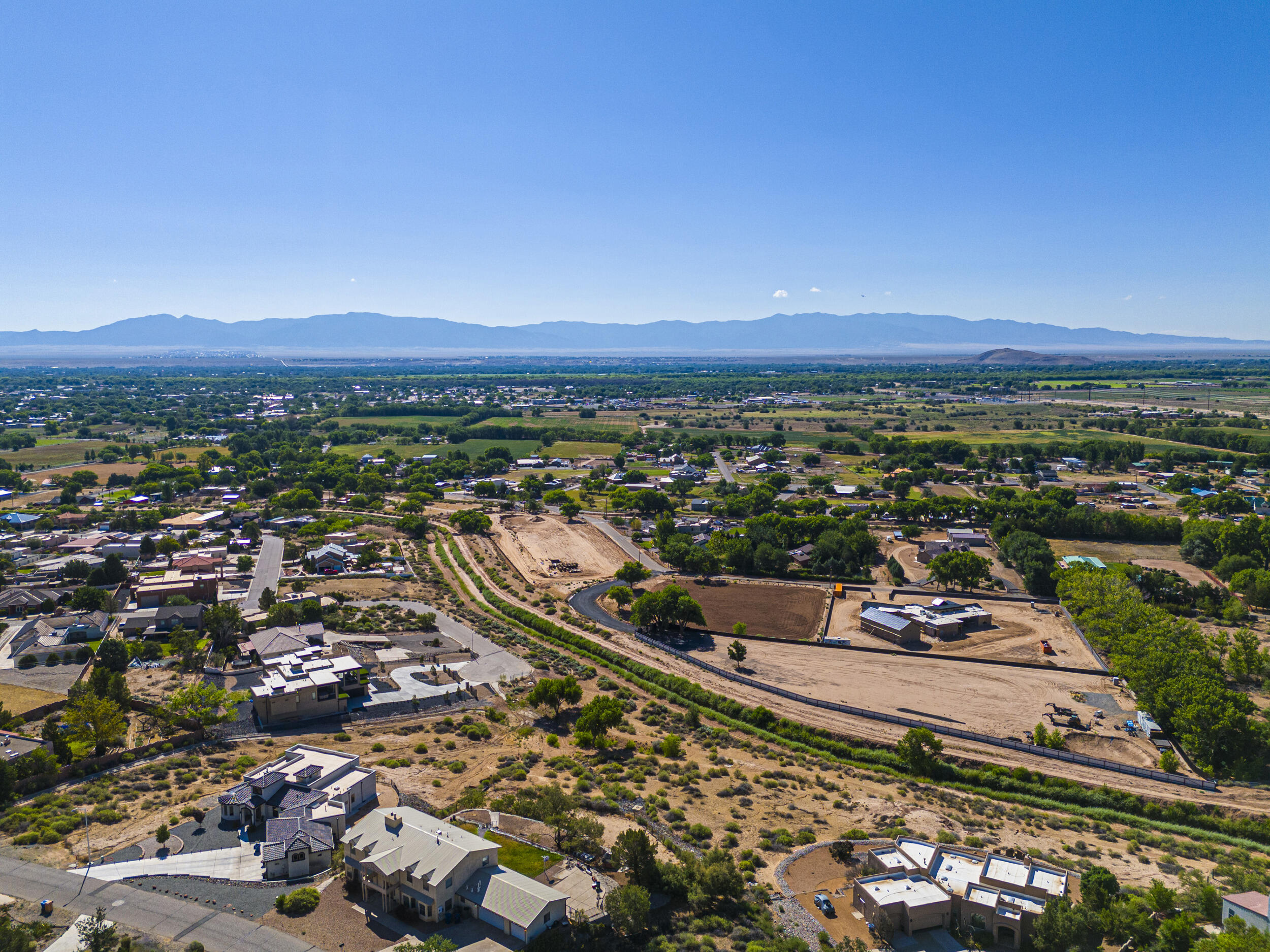 Photo 4 — 1407 Valley View Drive SW