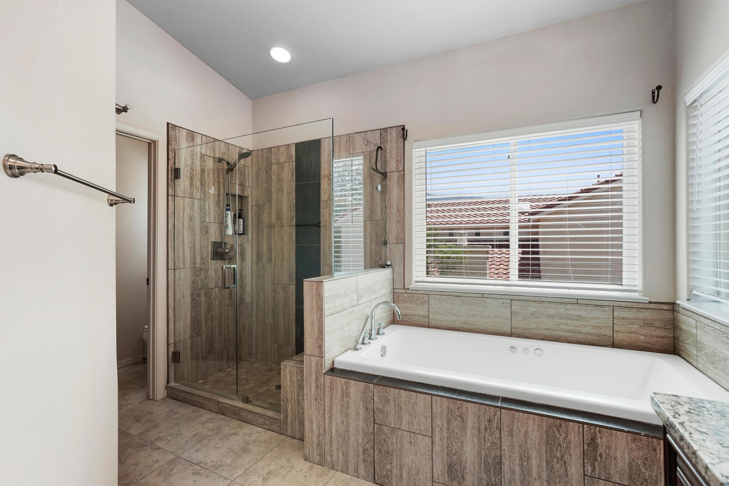 Photo 2 — 8804 Vallejo Place NE