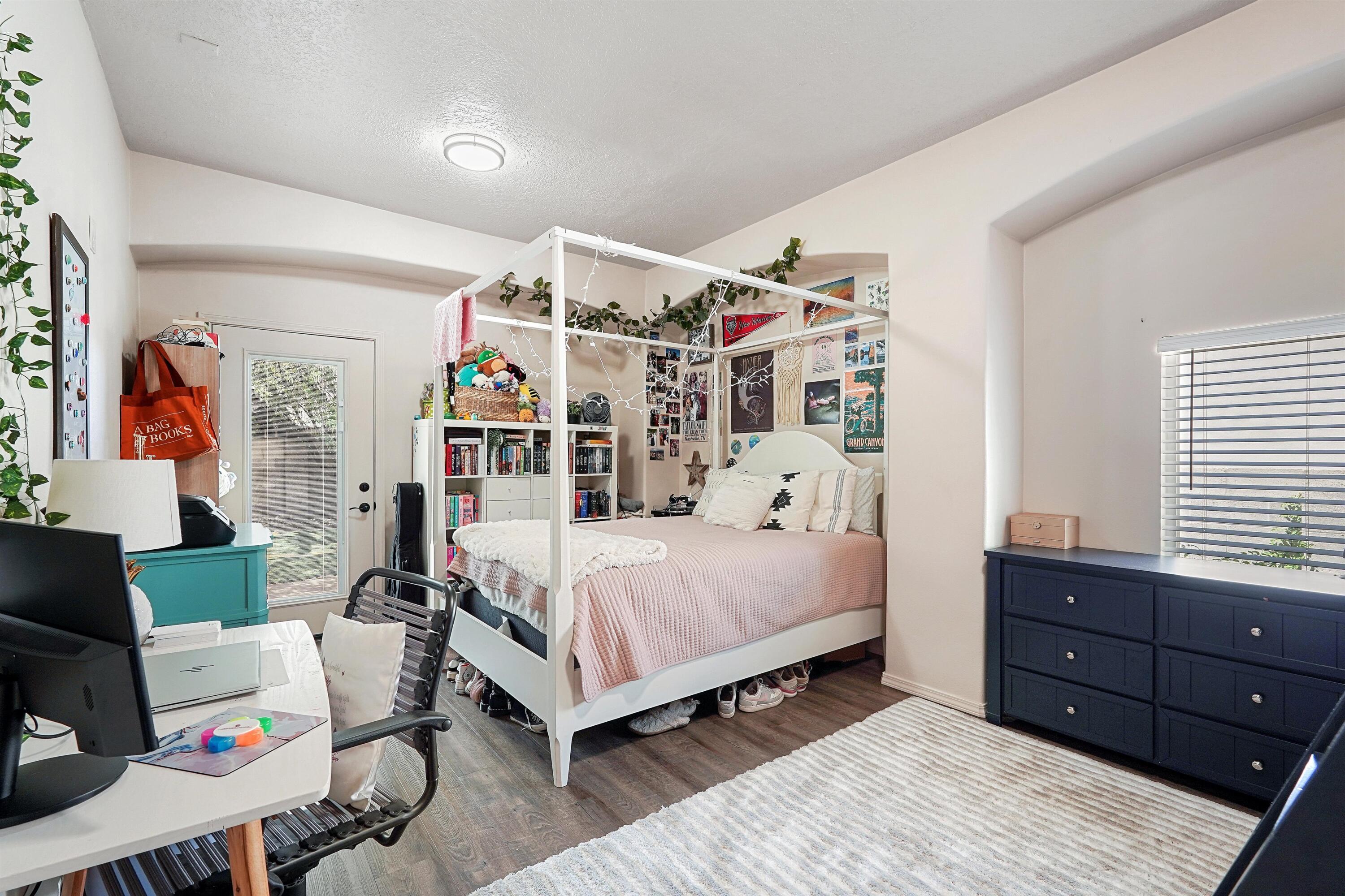 Photo 5 — 8804 Vallejo Place NE