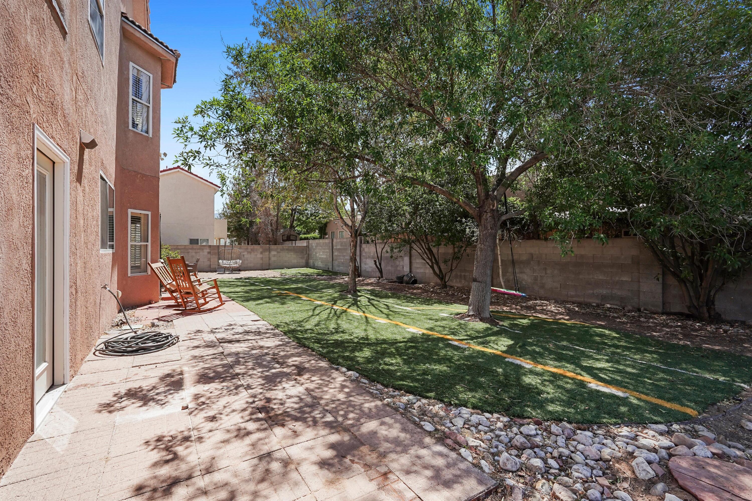 Photo 14 — 8804 Vallejo Place NE