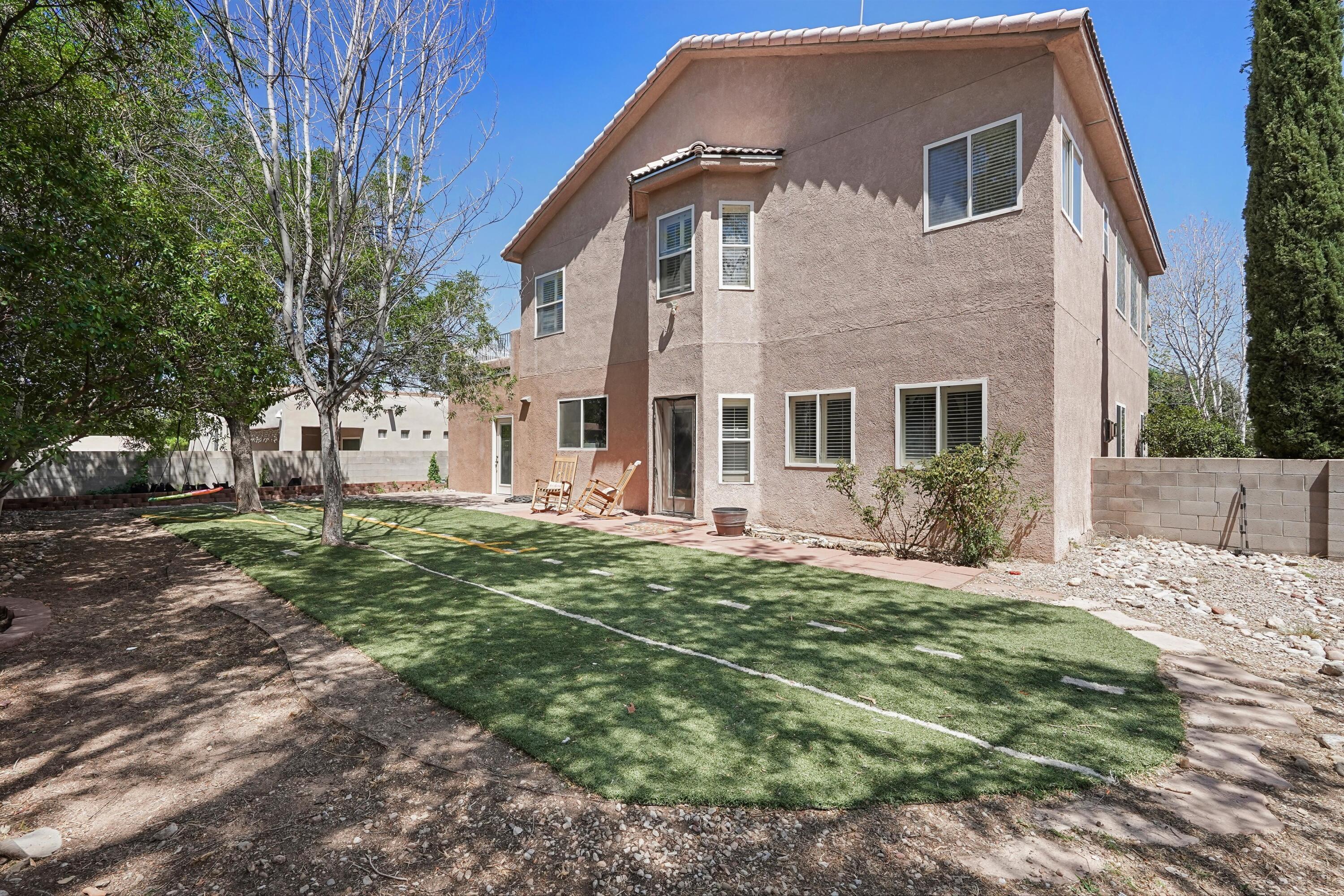 Photo 18 — 8804 Vallejo Place NE