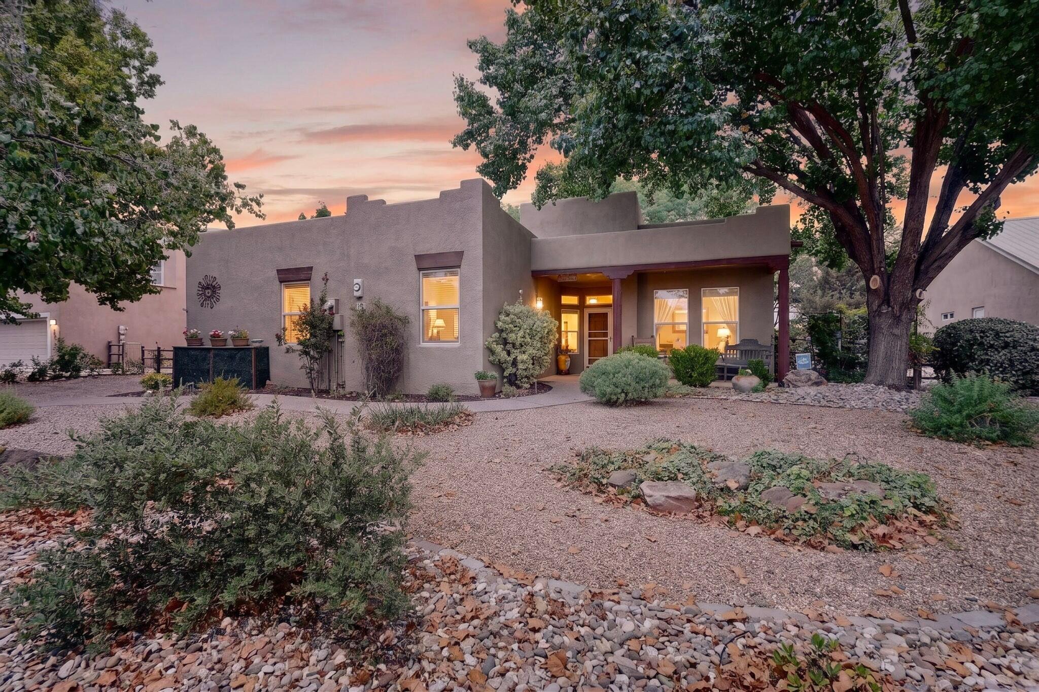 2805 Rio Orilla Lane NW, Albuquerque, NM 87120