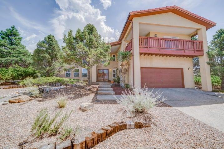 1700 Camino de la Sierra NE, Albuquerque, NM 87112