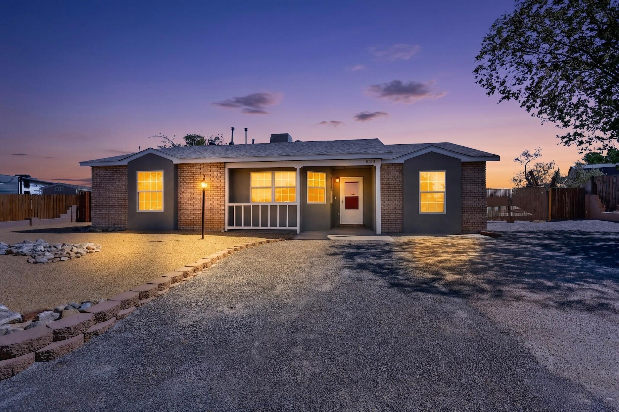 520 Apache Loop SW, Rio Rancho, NM 87124