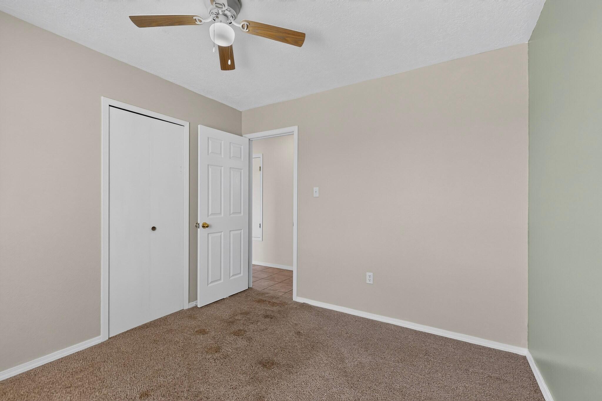 Photo 6 — 520 Apache Loop SW
