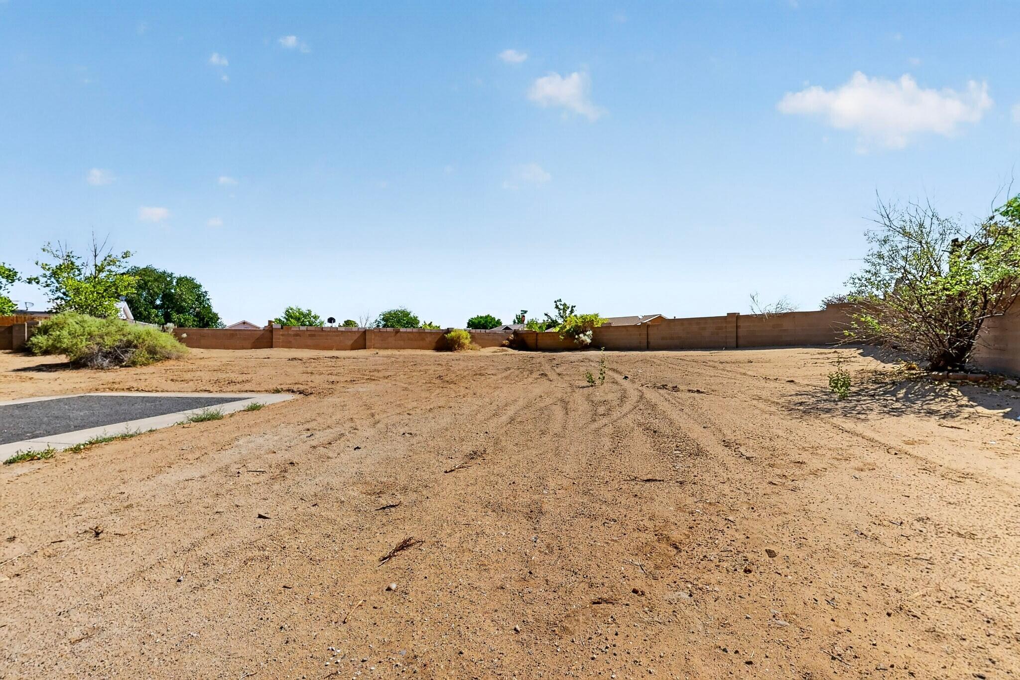 Photo 17 — 520 Apache Loop SW