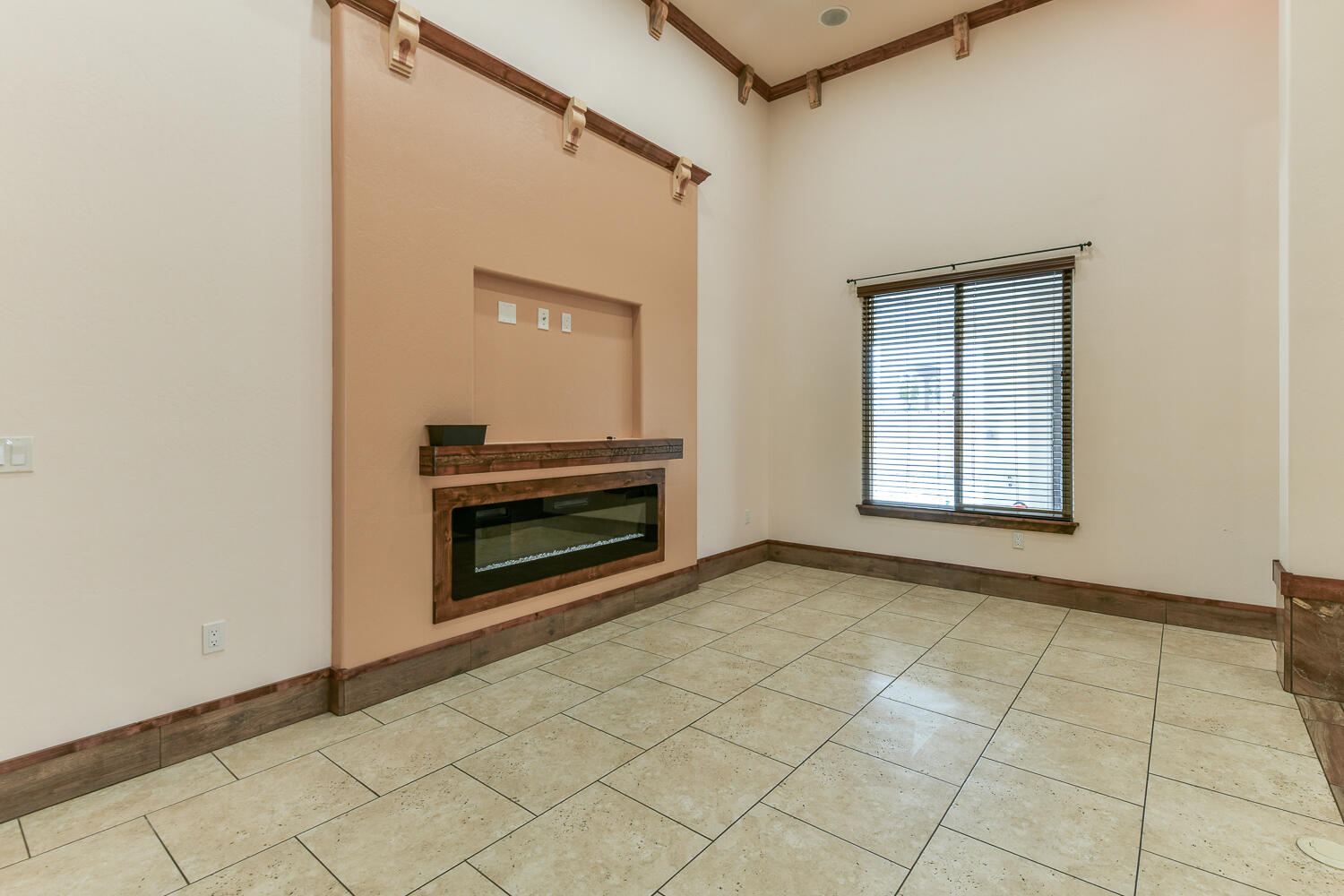 Photo 4 — 8024 Canoncito Drive NW