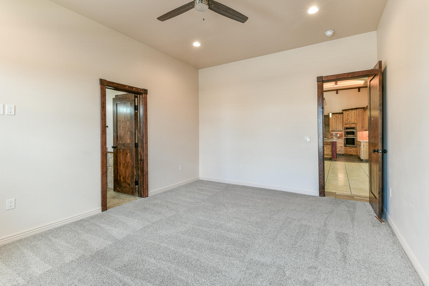 Photo 7 — 8024 Canoncito Drive NW