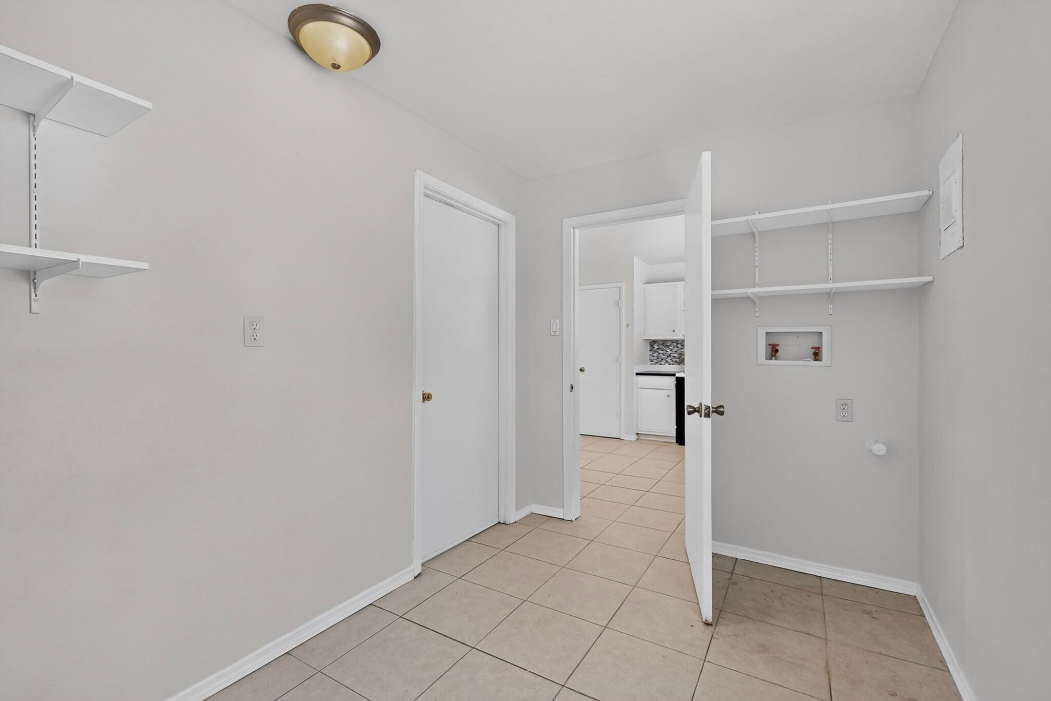 Photo 2 — 13105 Mountain View Avenue NE