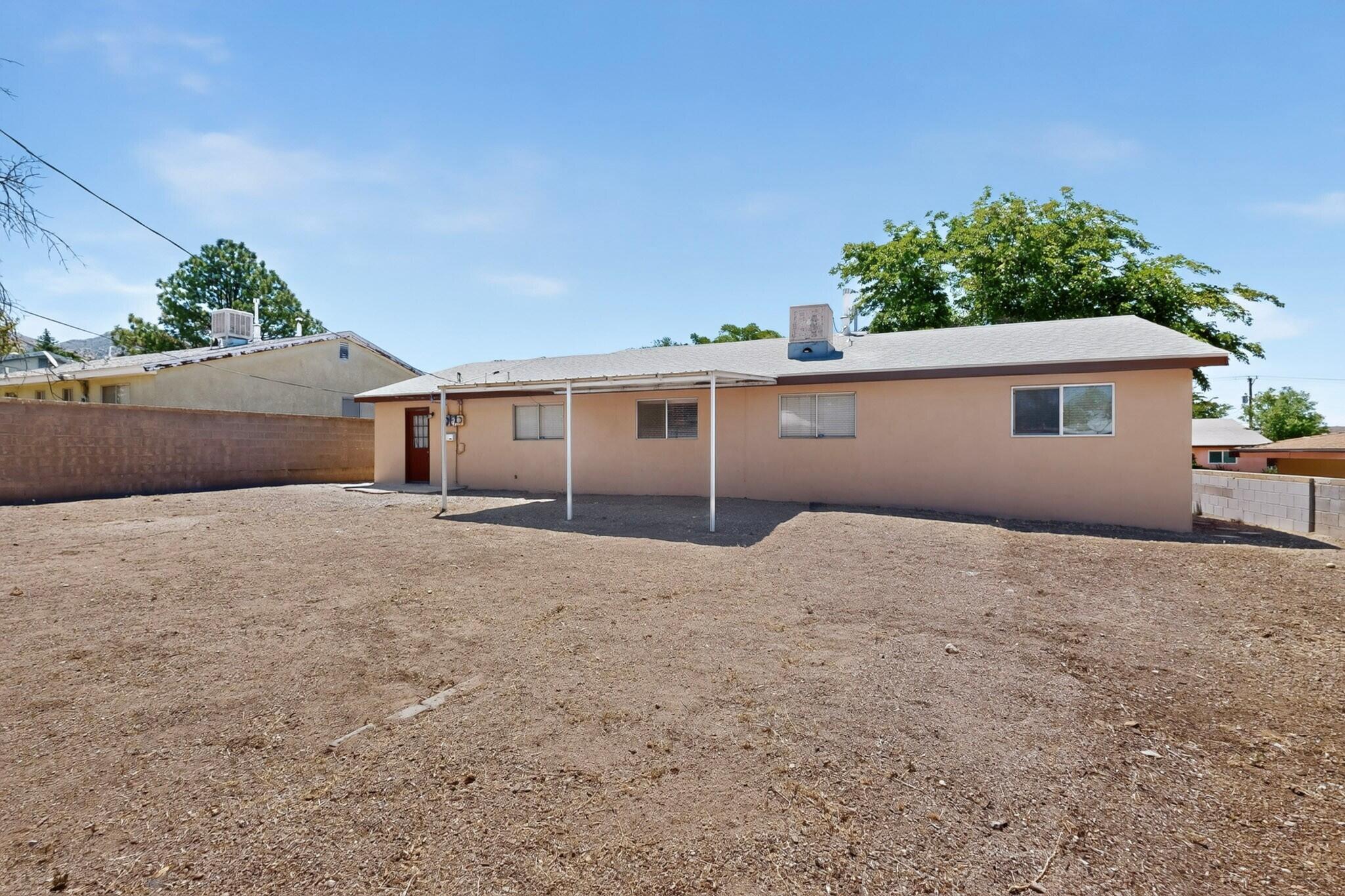 Photo 4 — 13105 Mountain View Avenue NE