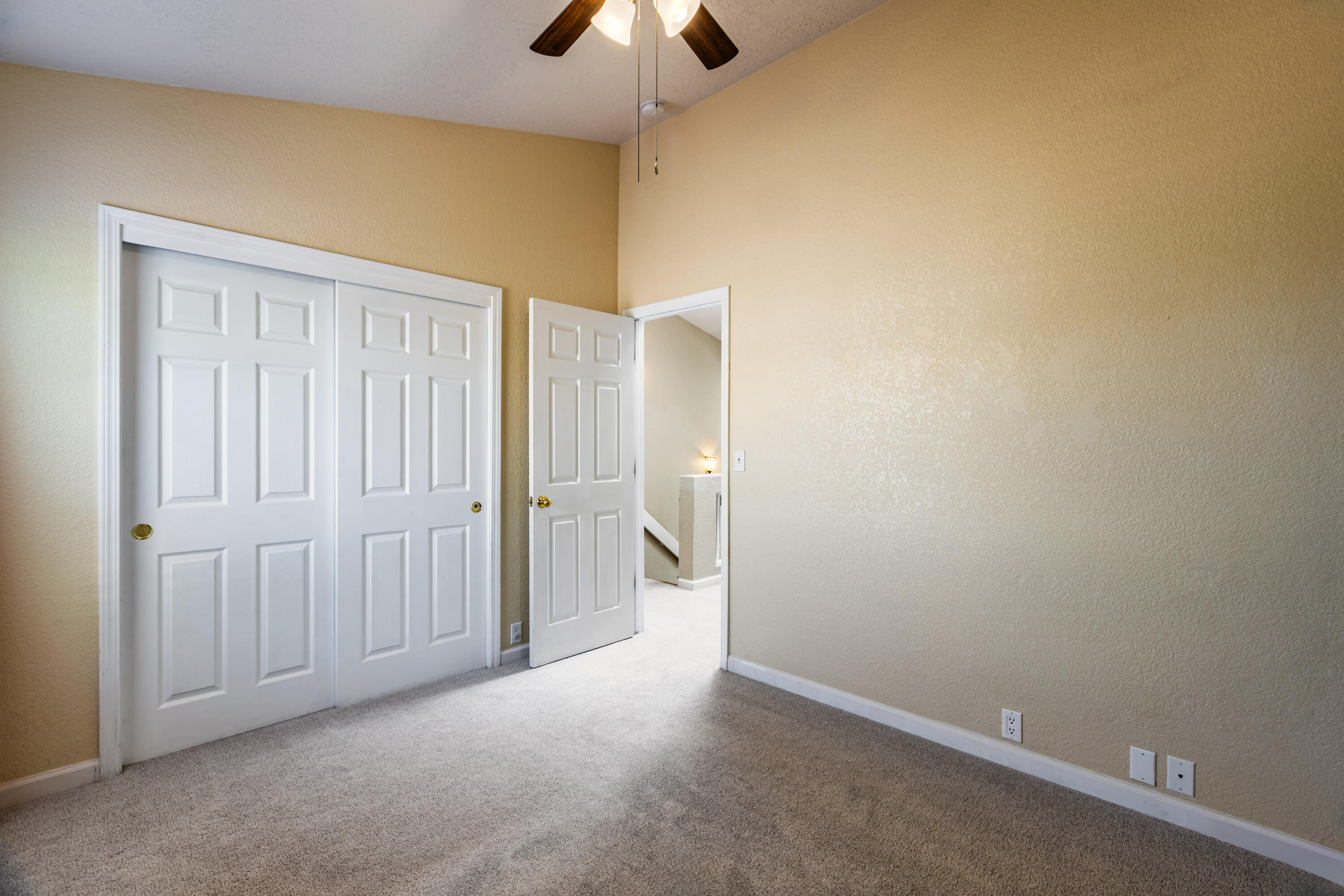Photo 4 — 3529 White Horse Drive SE