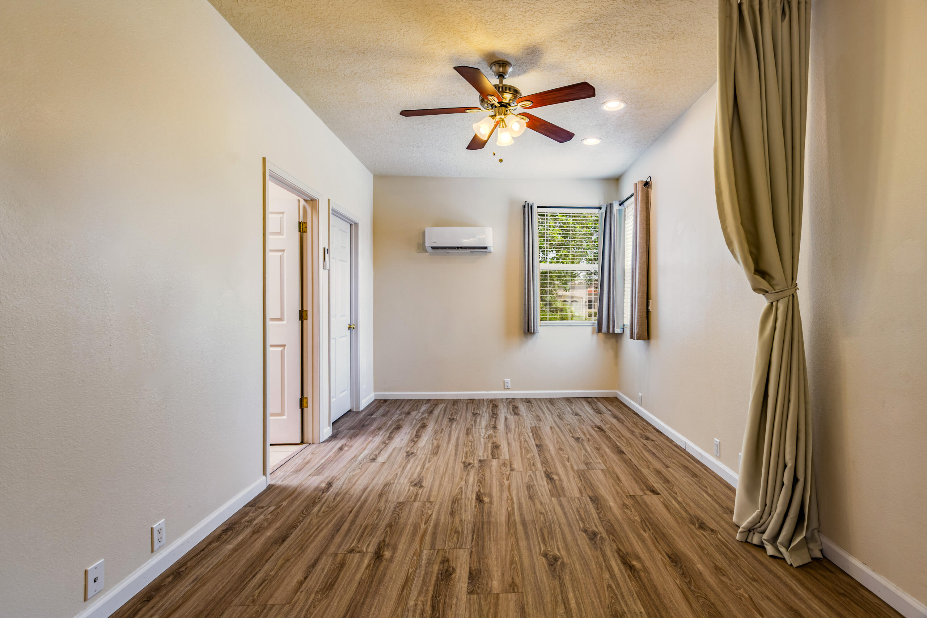Photo 9 — 3529 White Horse Drive SE