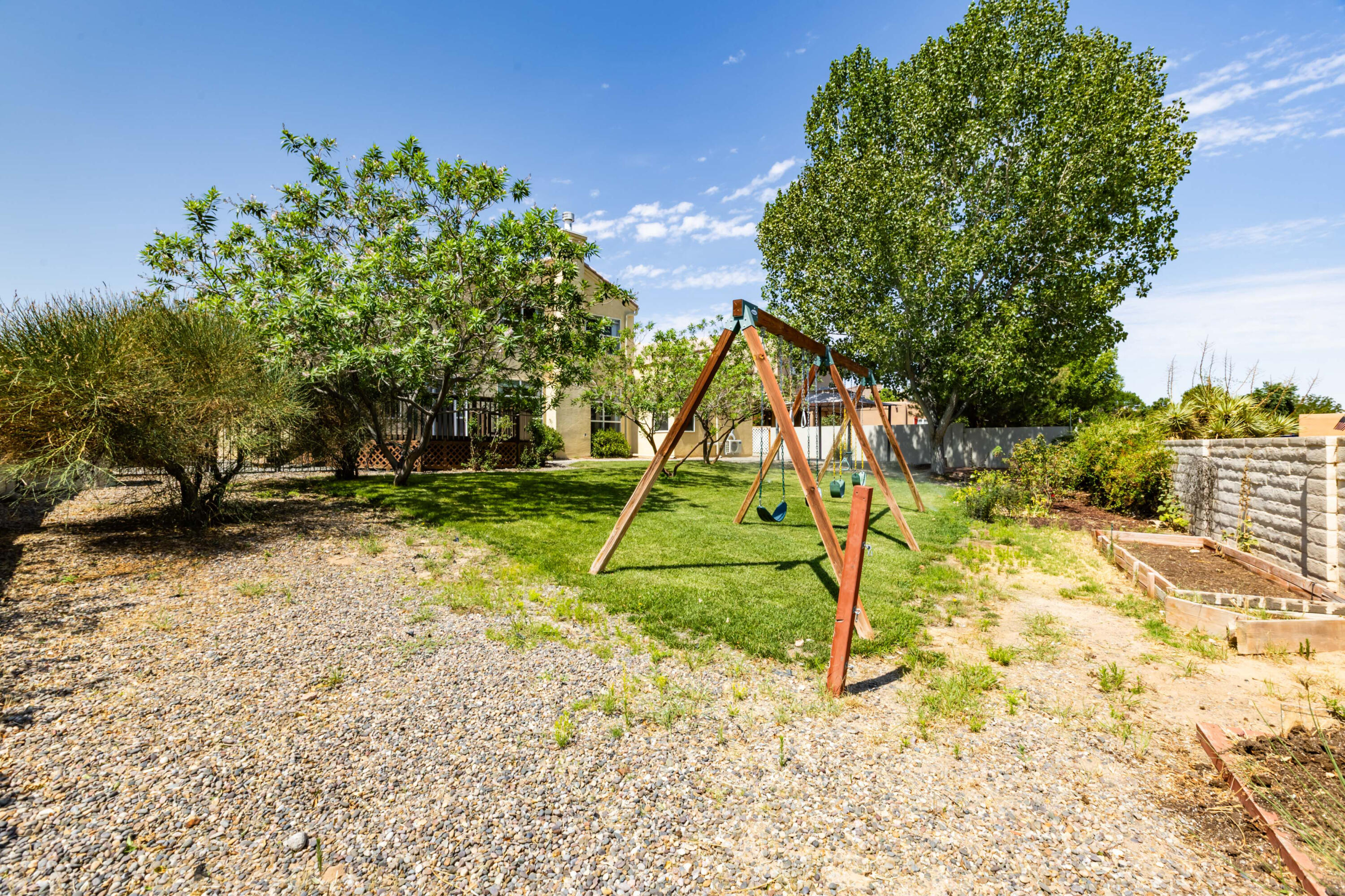 Photo 17 — 3529 White Horse Drive SE