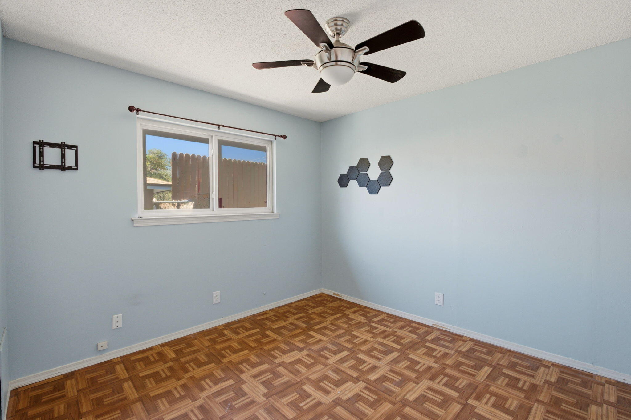 Photo 18 — 11233 Morocco Road NE