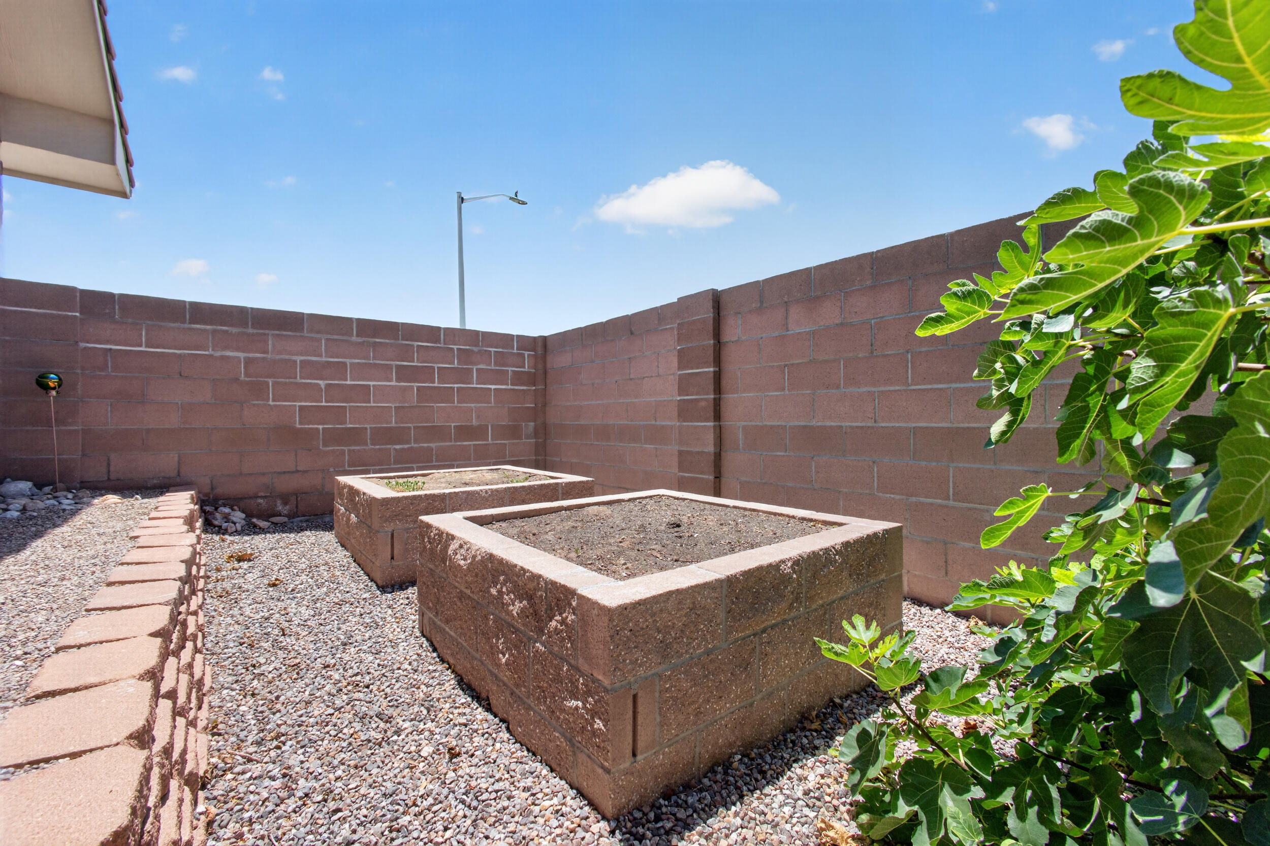 Photo 19 — 6601 Vista Del Rancho Road NE