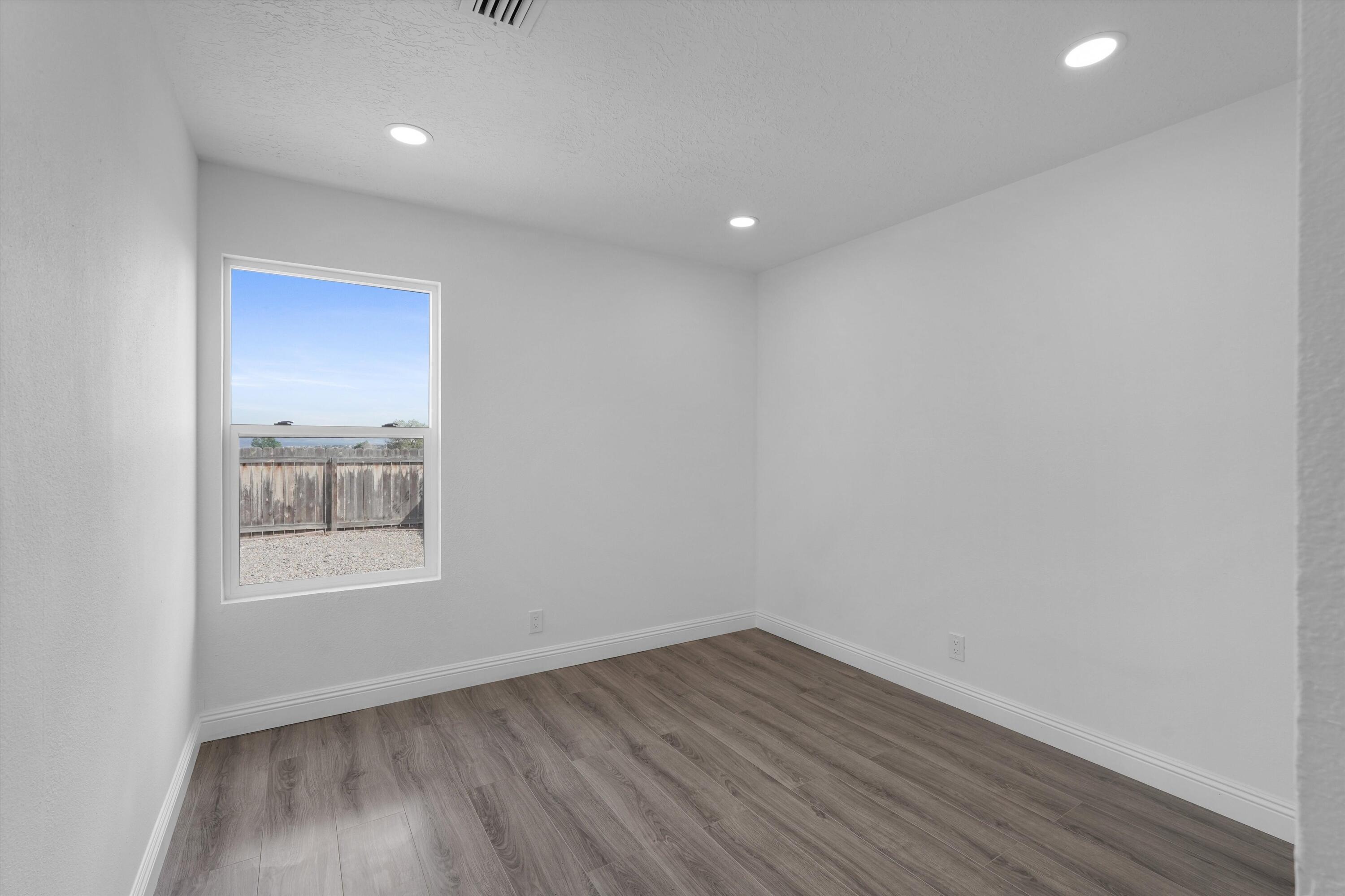 Photo 13 — 1620 Plum Road NE