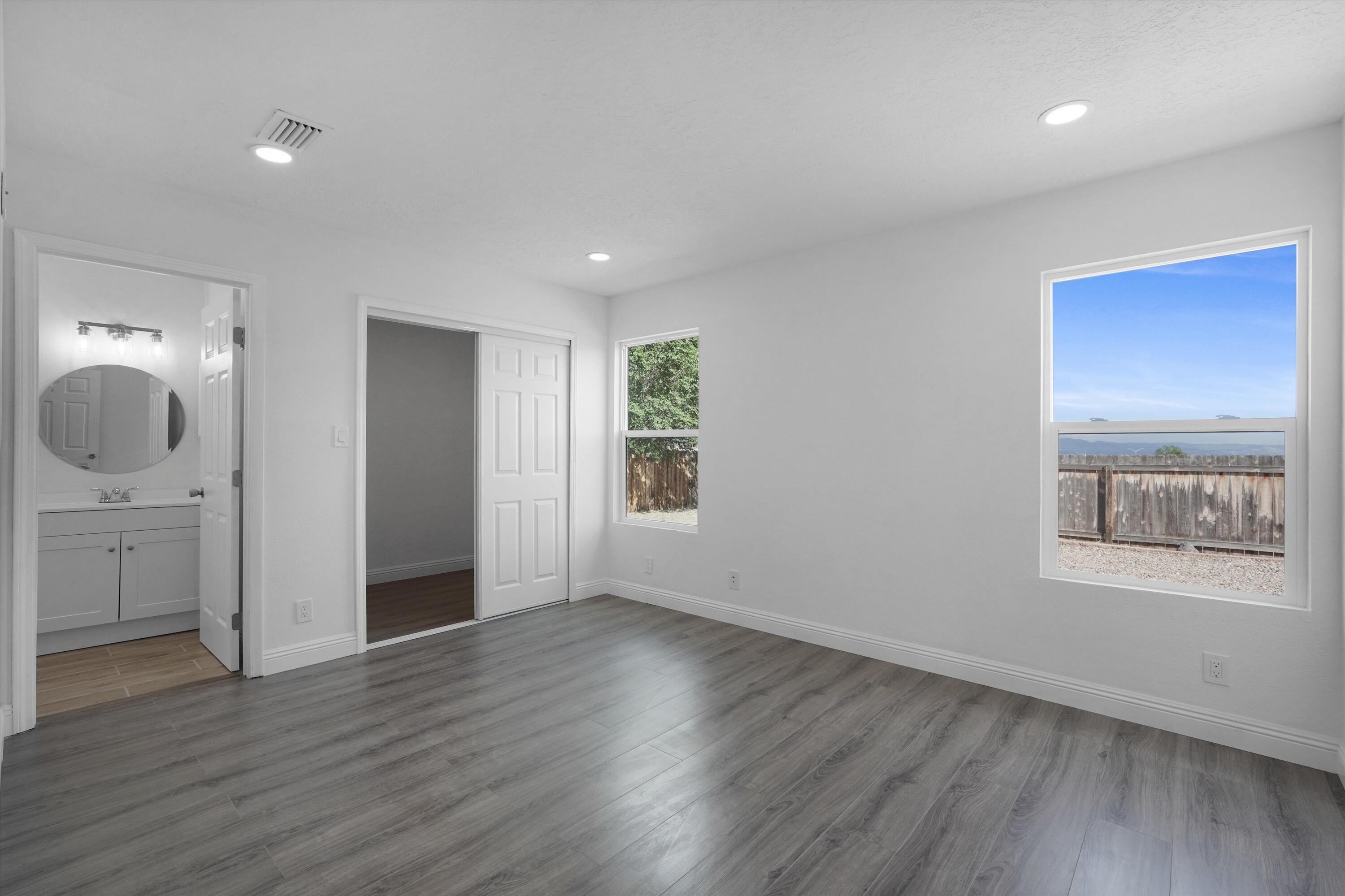 Photo 11 — 1620 Plum Road NE