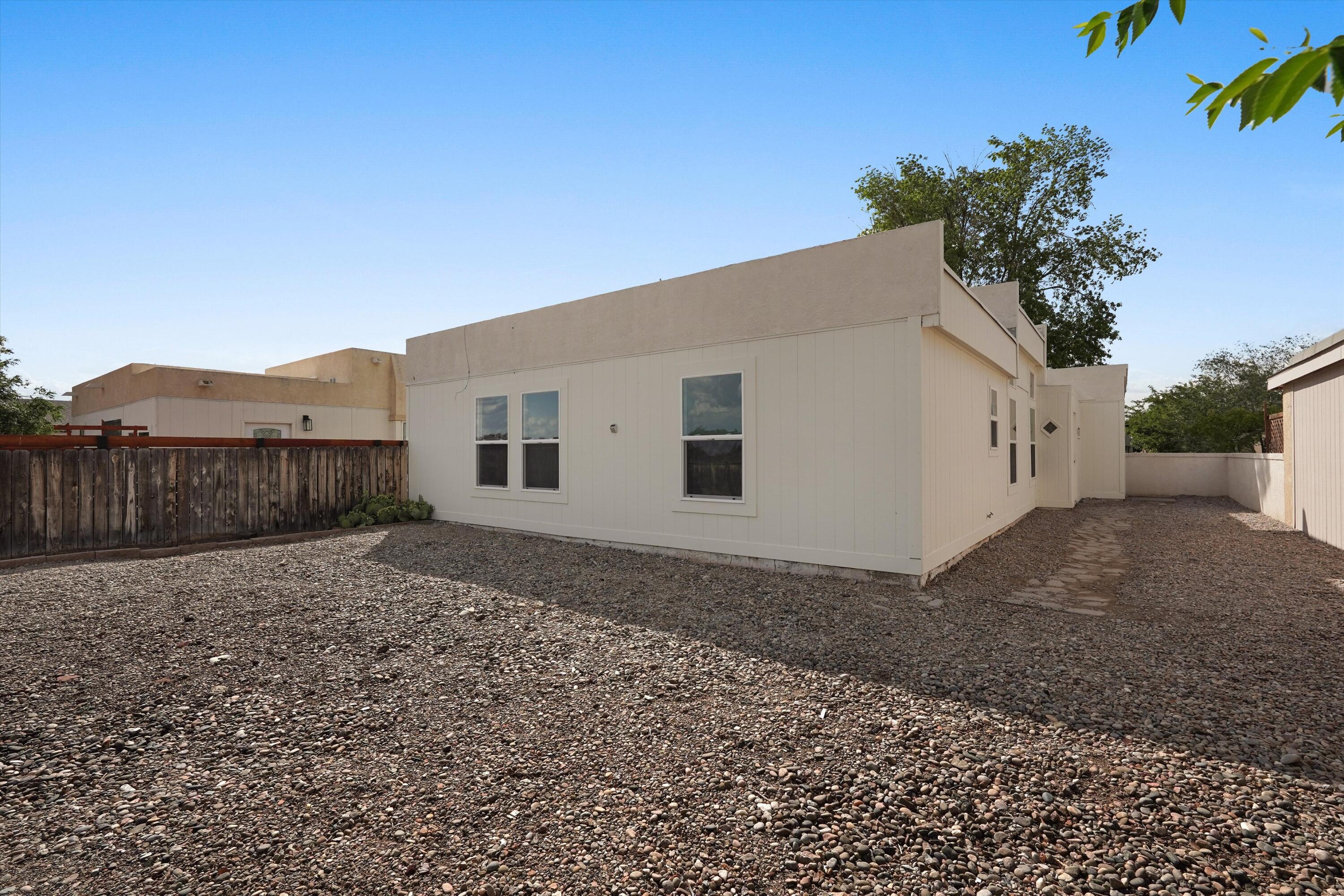Photo 5 — 1620 Plum Road NE