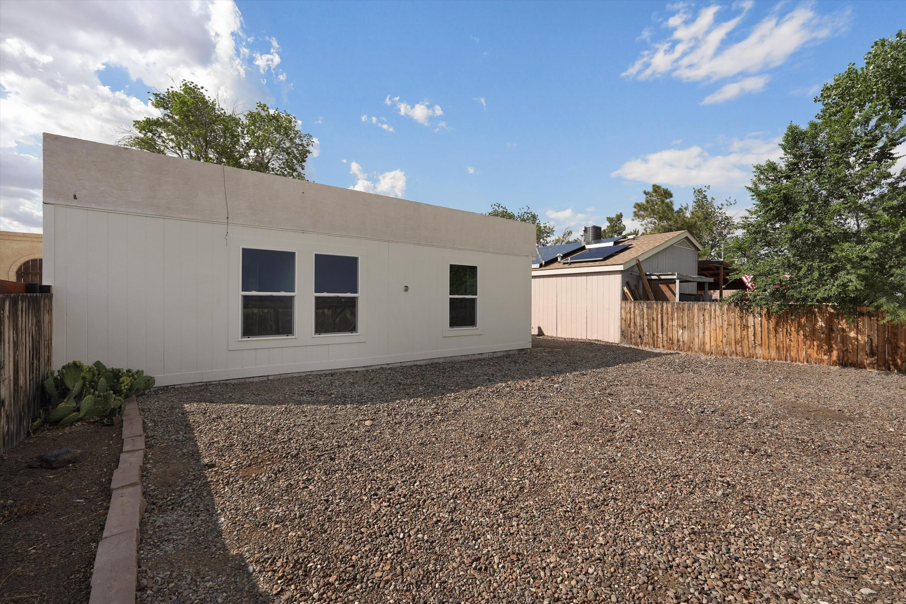 Photo 2 — 1620 Plum Road NE
