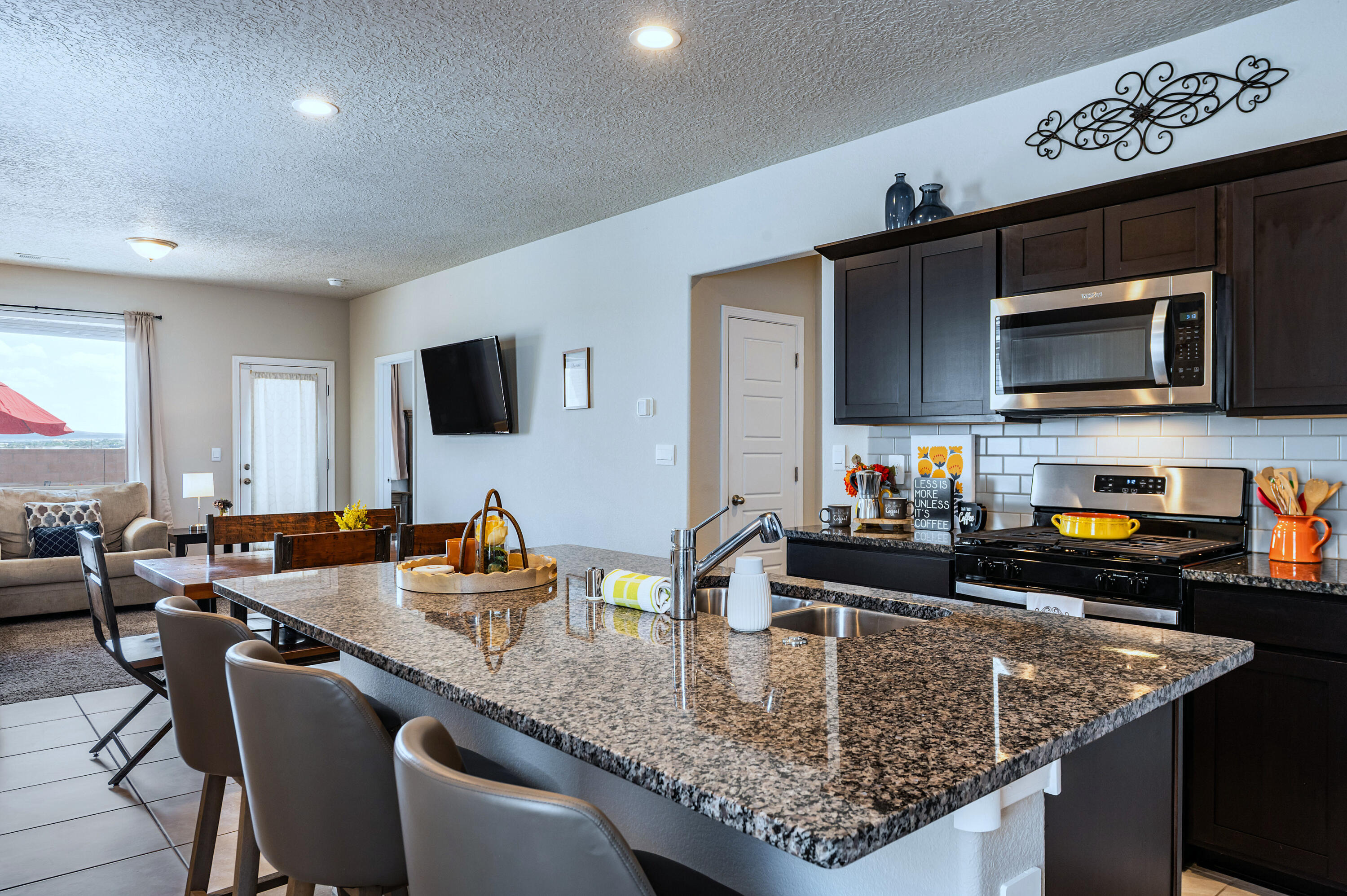Photo 17 — 606 Turmalina Drive SE
