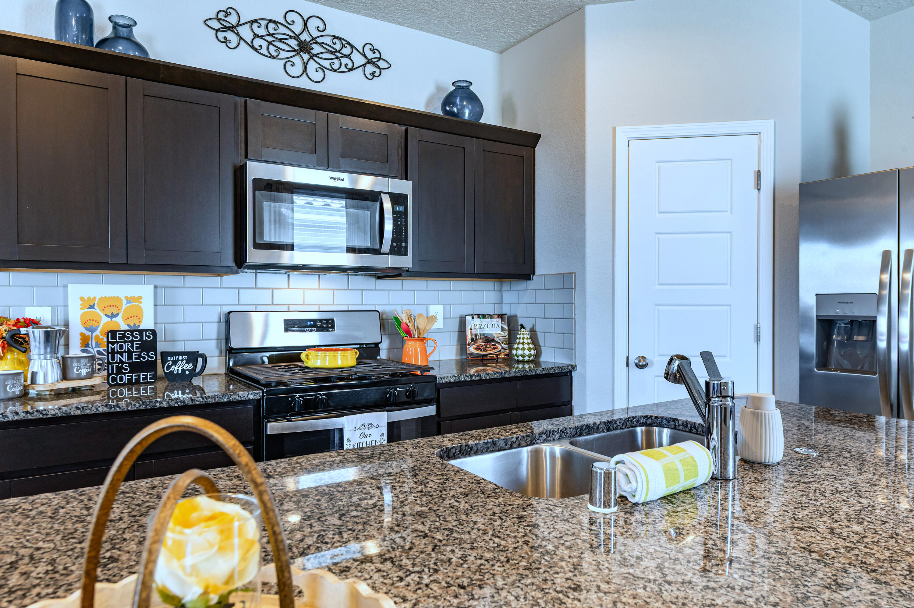 Photo 13 — 606 Turmalina Drive SE