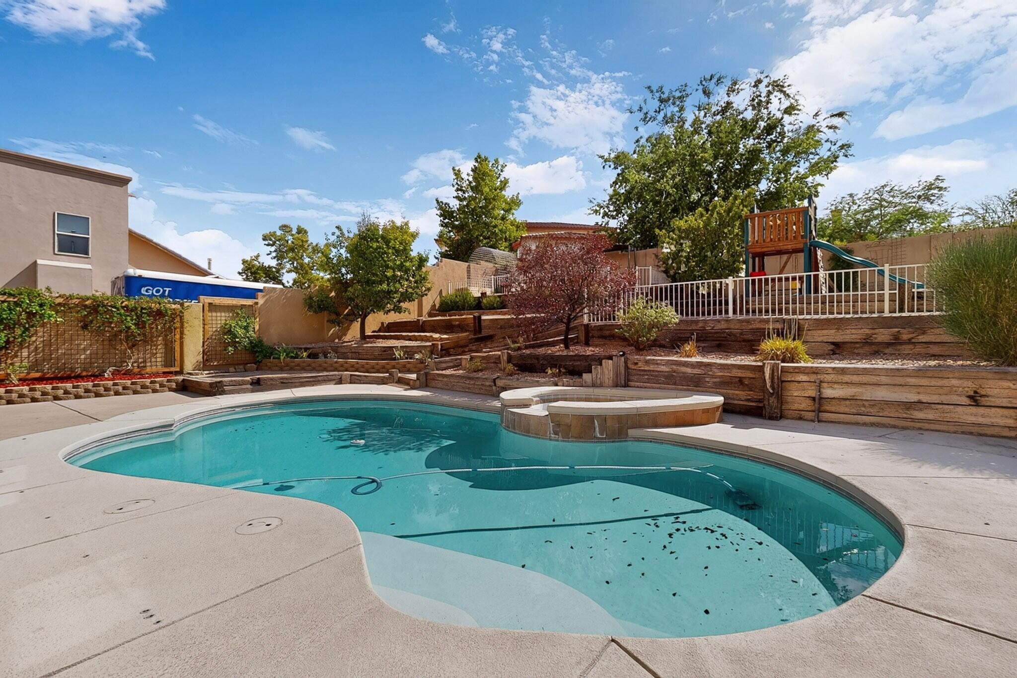 Photo 18 — 10417 Vista Del Sol Drive NW