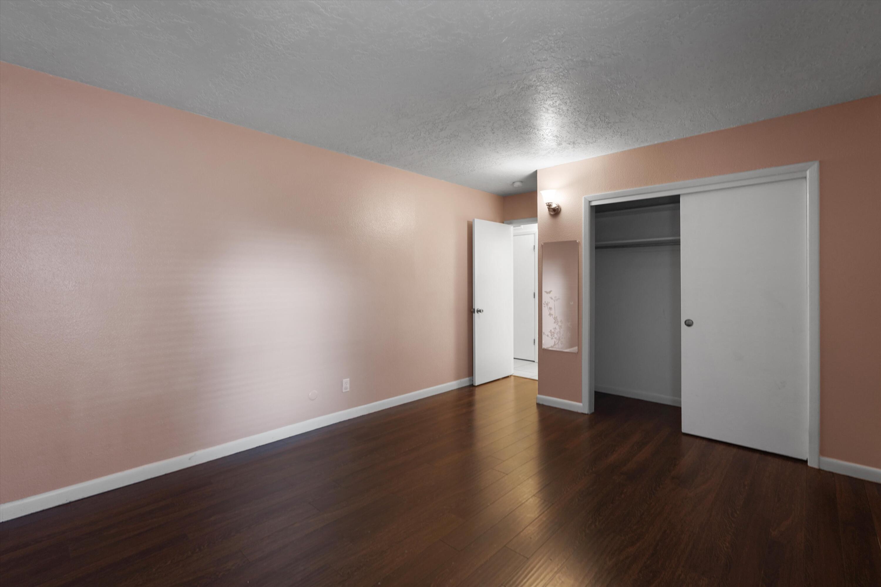 Photo 16 — 1721 Hiawatha Drive NE