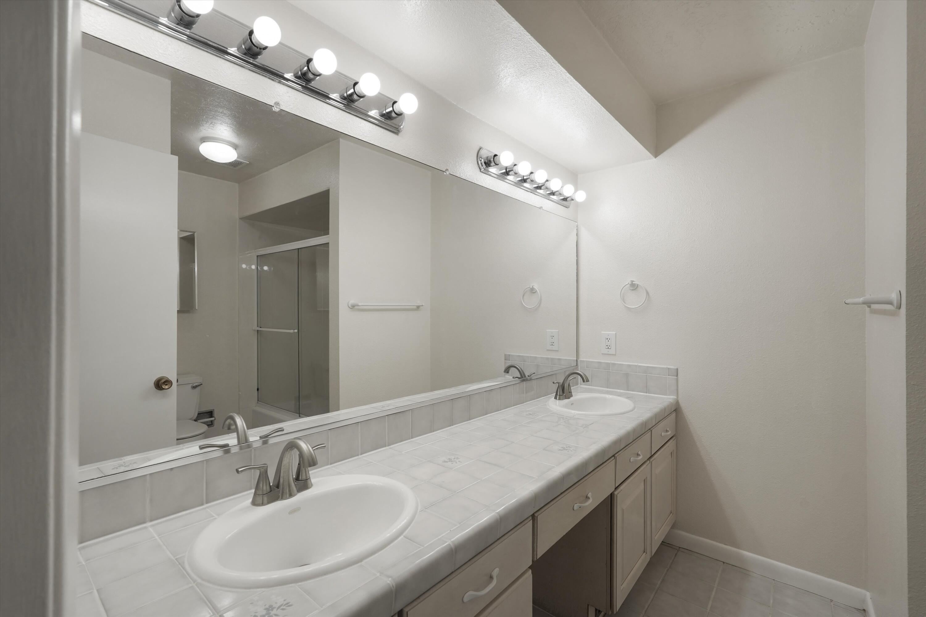 Photo 15 — 1721 Hiawatha Drive NE