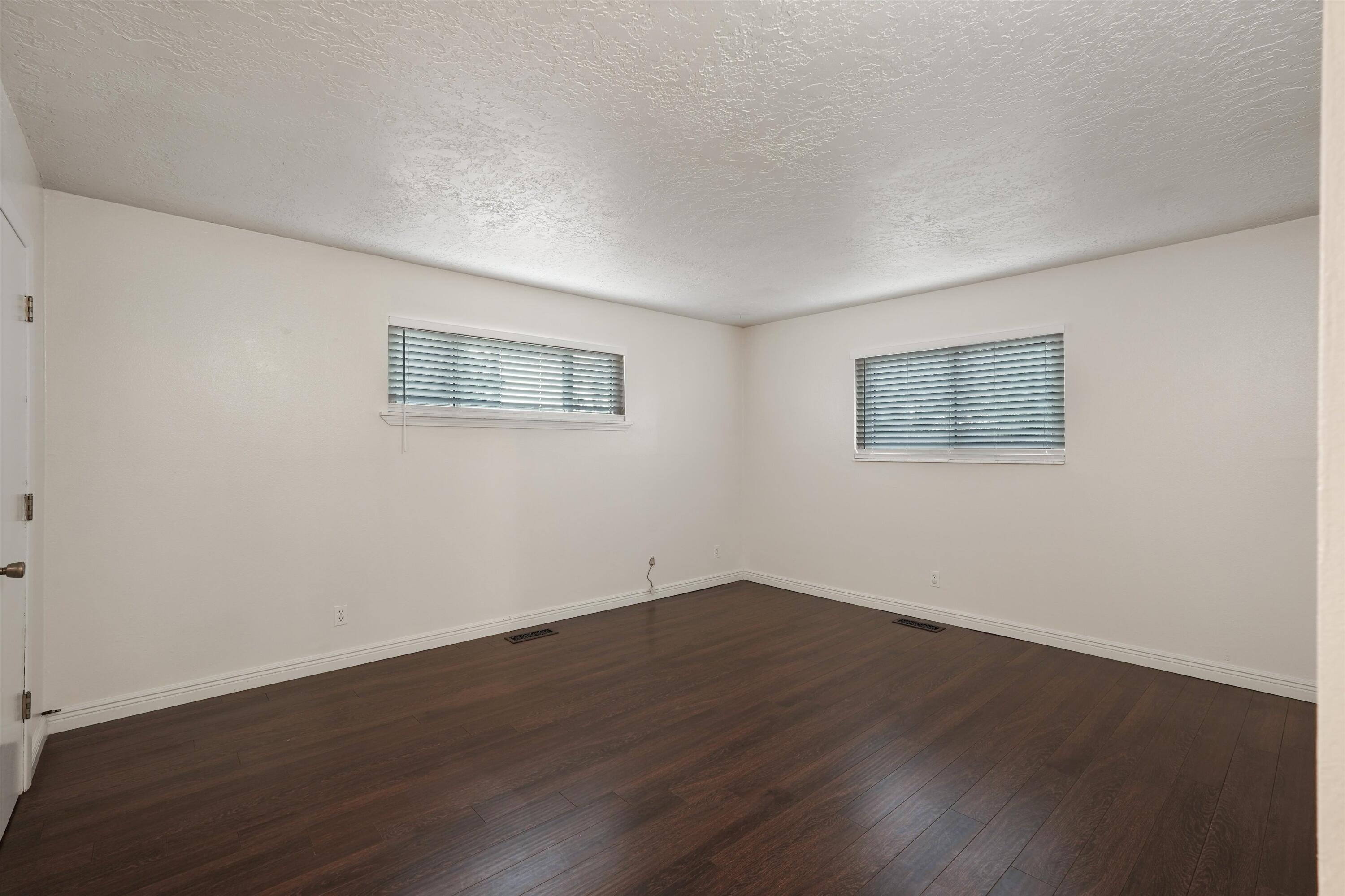 Photo 13 — 1721 Hiawatha Drive NE