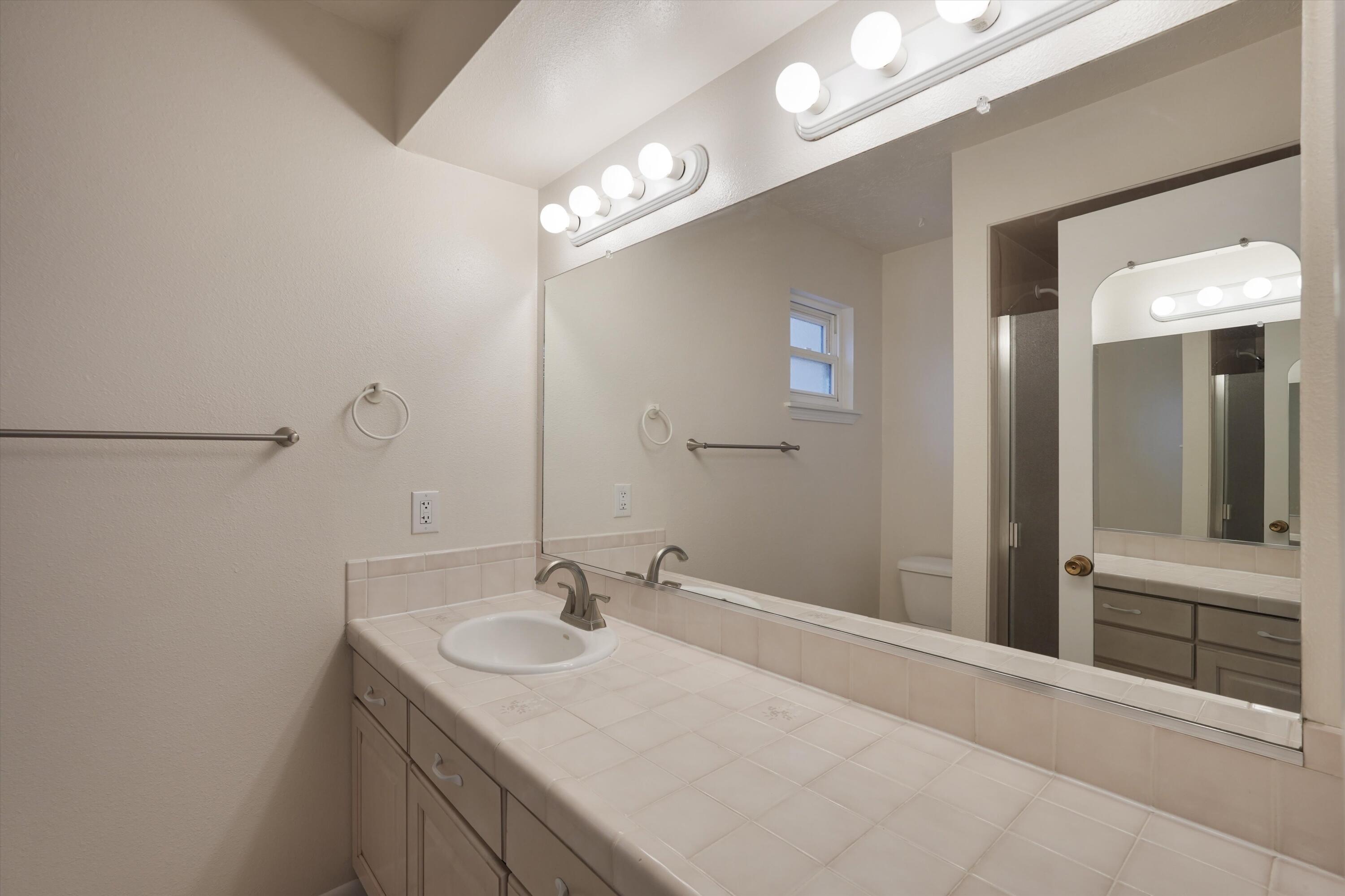 Photo 11 — 1721 Hiawatha Drive NE