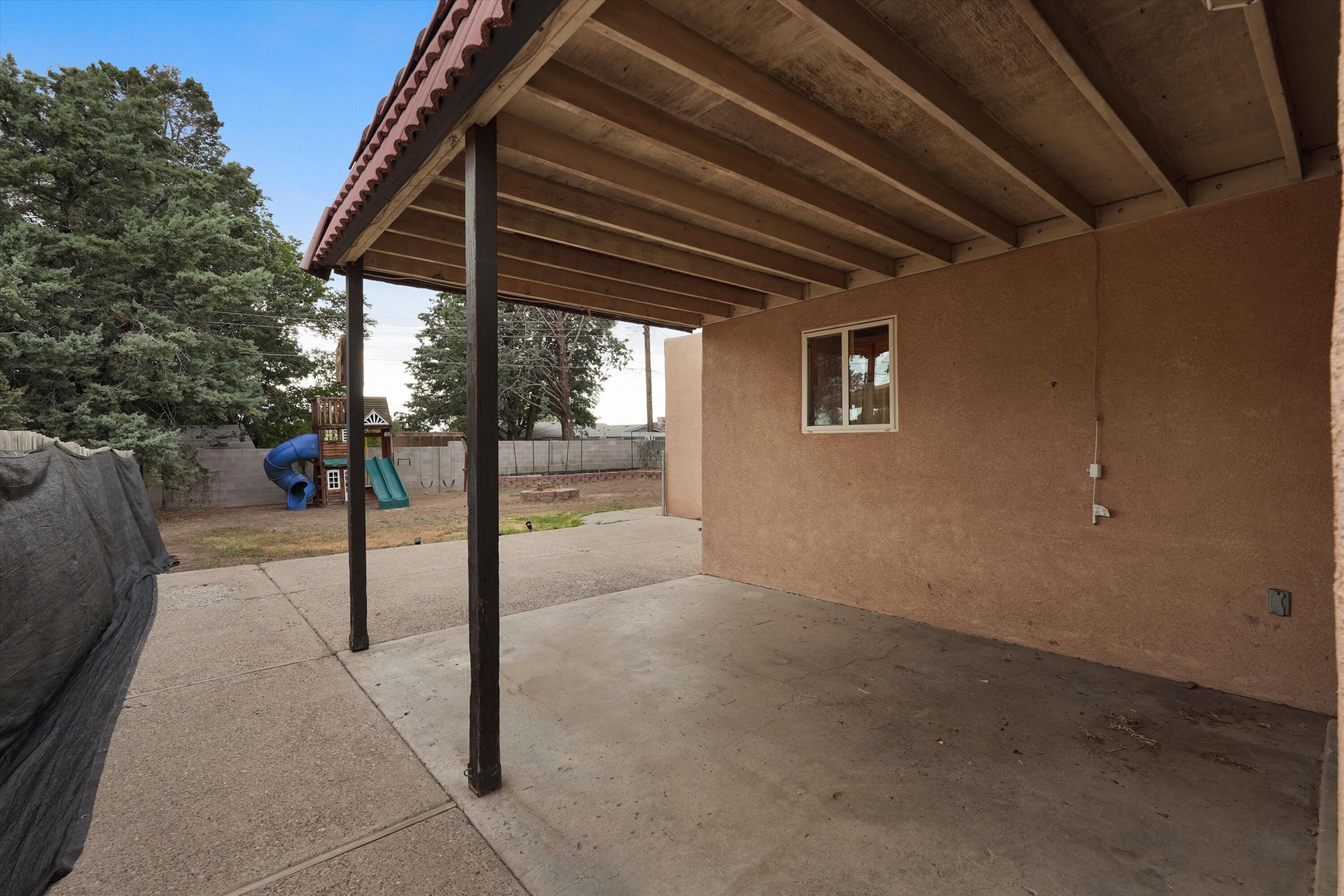 Photo 8 — 1721 Hiawatha Drive NE