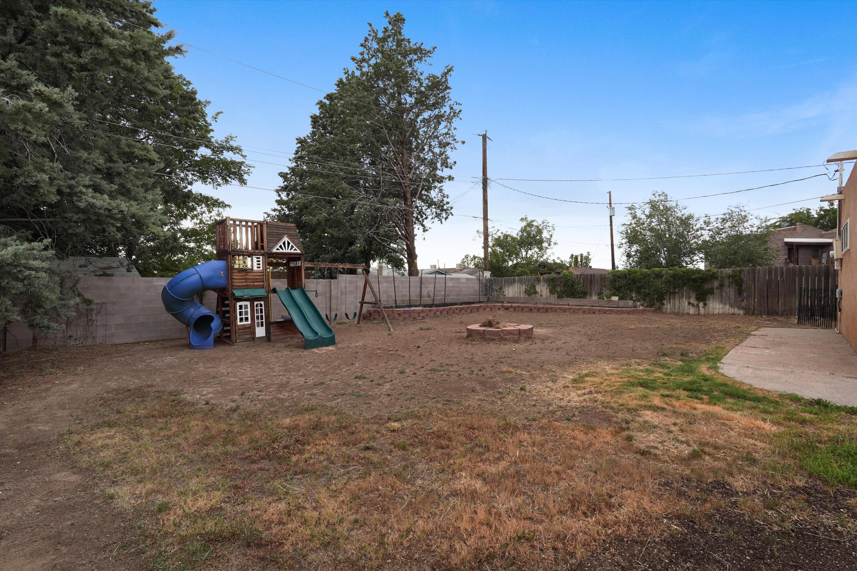 Photo 7 — 1721 Hiawatha Drive NE