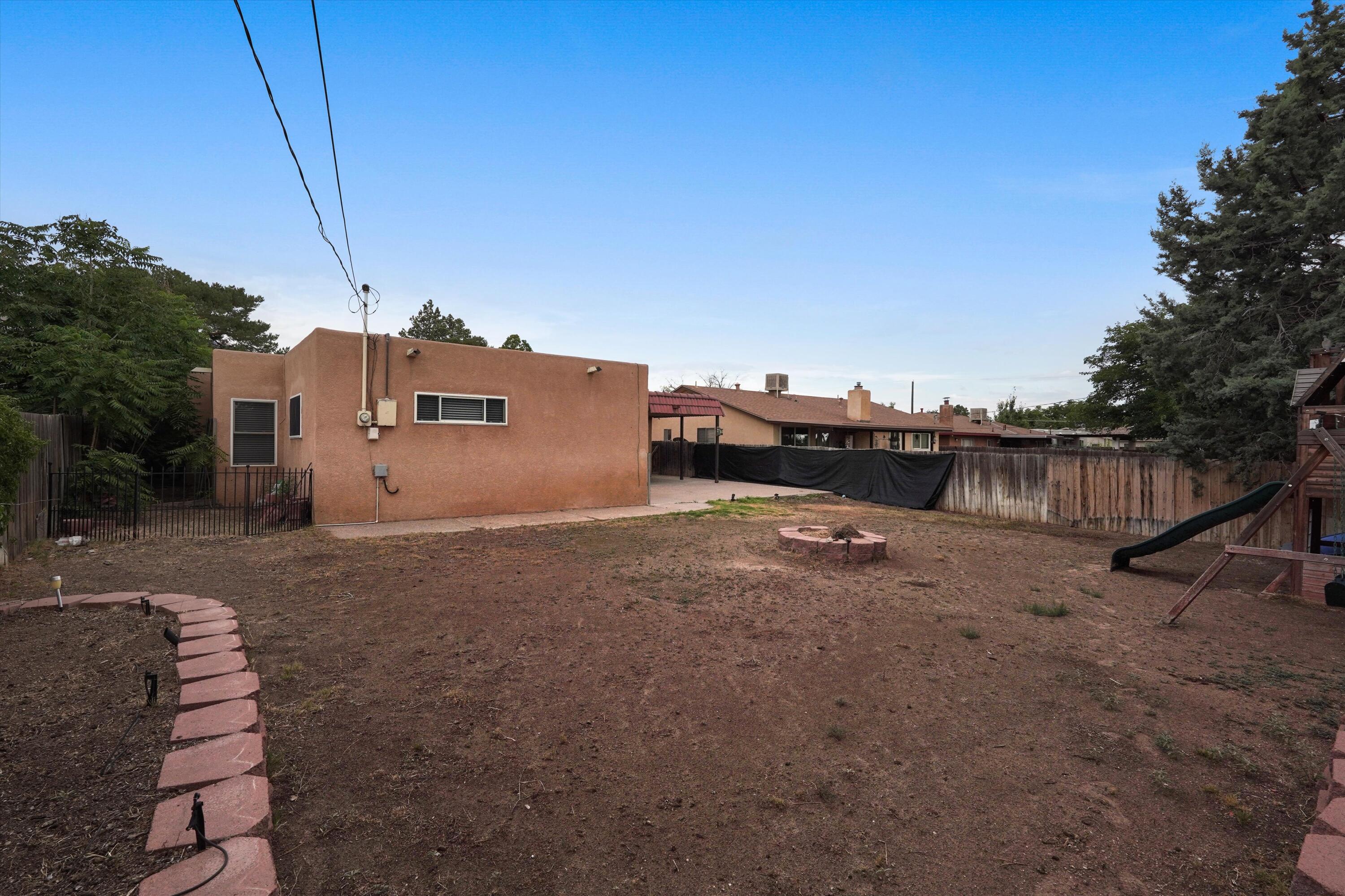 Photo 5 — 1721 Hiawatha Drive NE