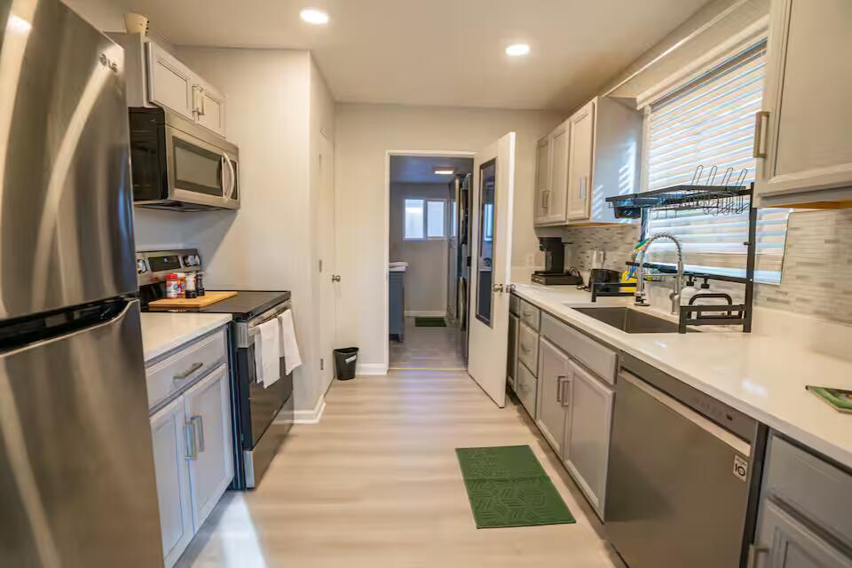 Photo 8 — 1124 Los Tomases Drive NW