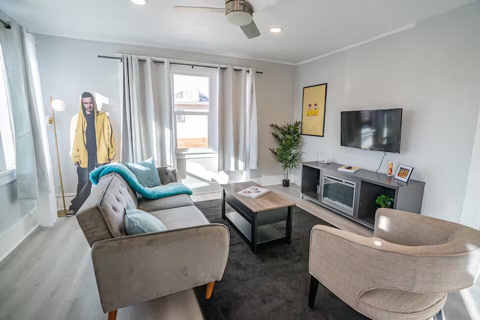 Photo 18 — 1124 Los Tomases Drive NW