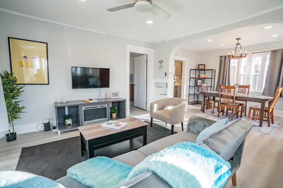 Photo 16 — 1124 Los Tomases Drive NW