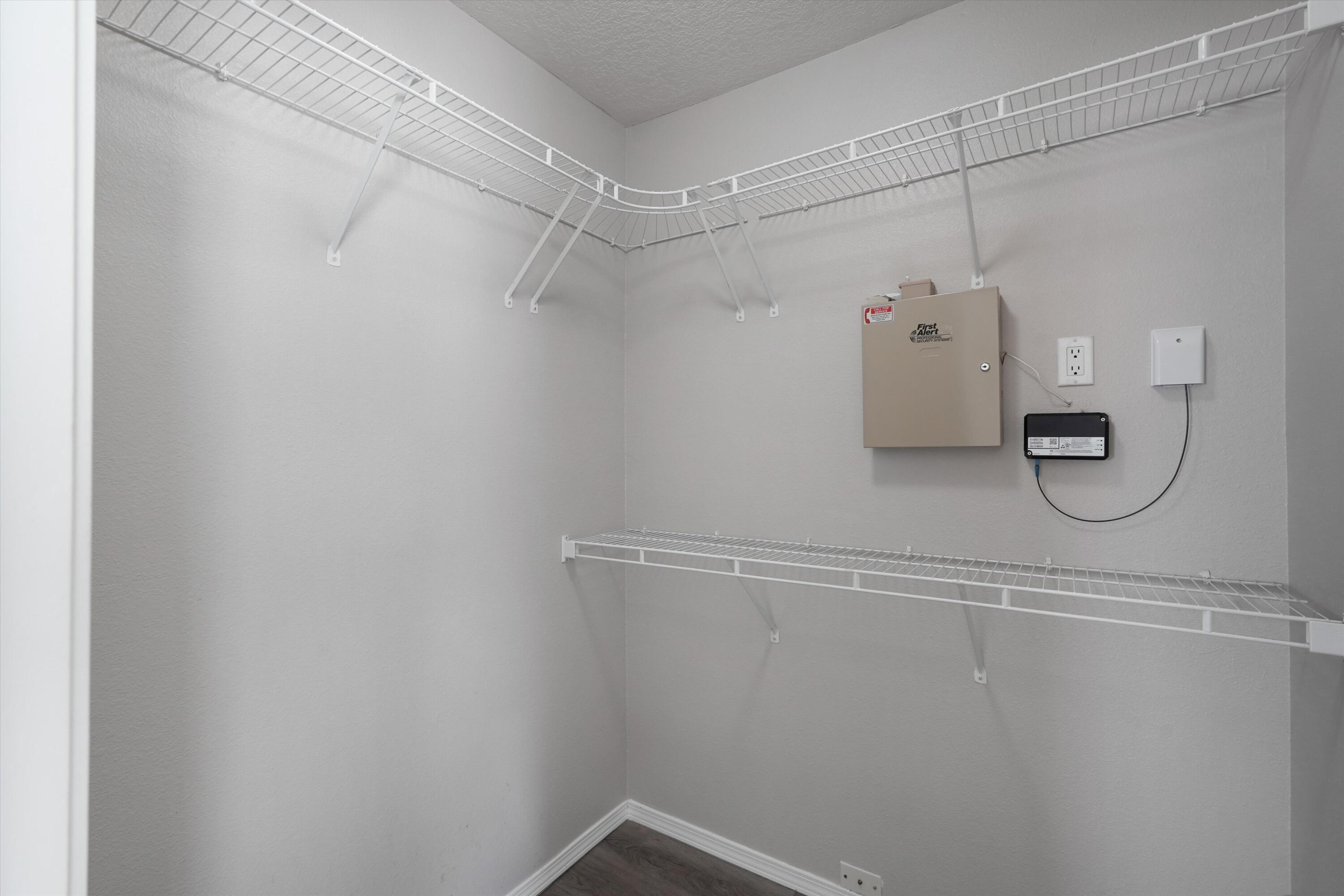Photo 17 — 1742 Gallinas Road NE