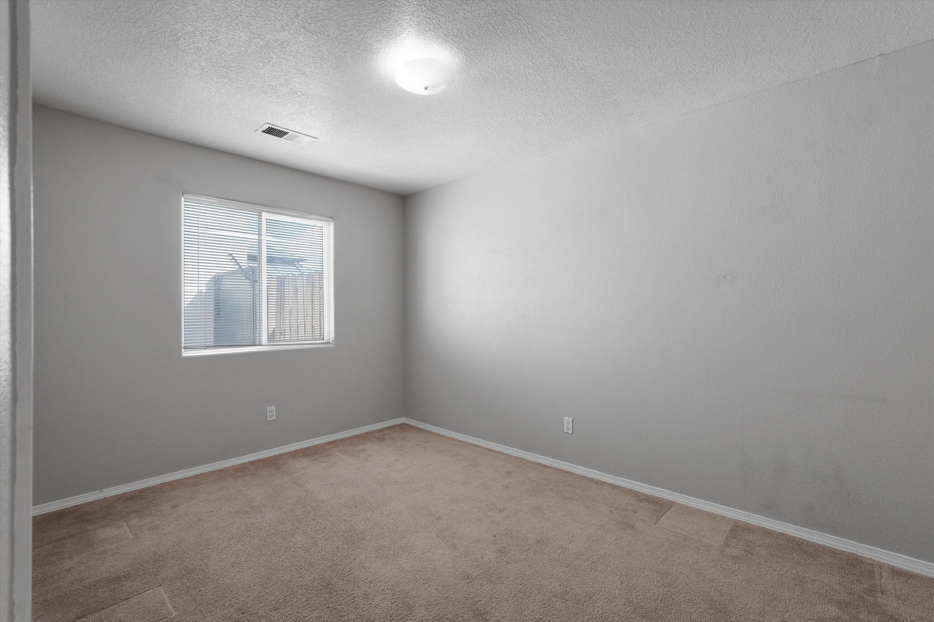Photo 13 — 1742 Gallinas Road NE