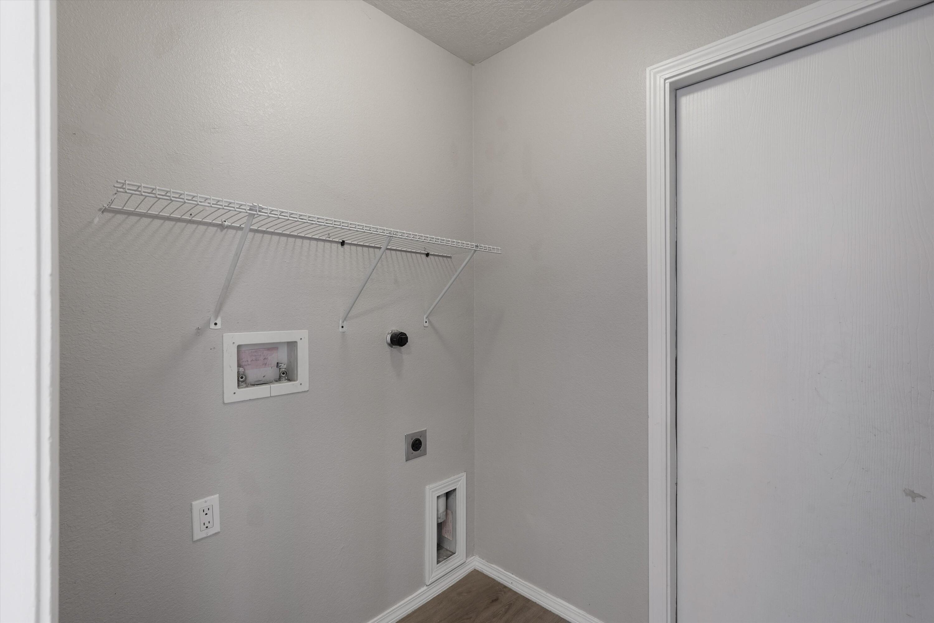 Photo 10 — 1742 Gallinas Road NE