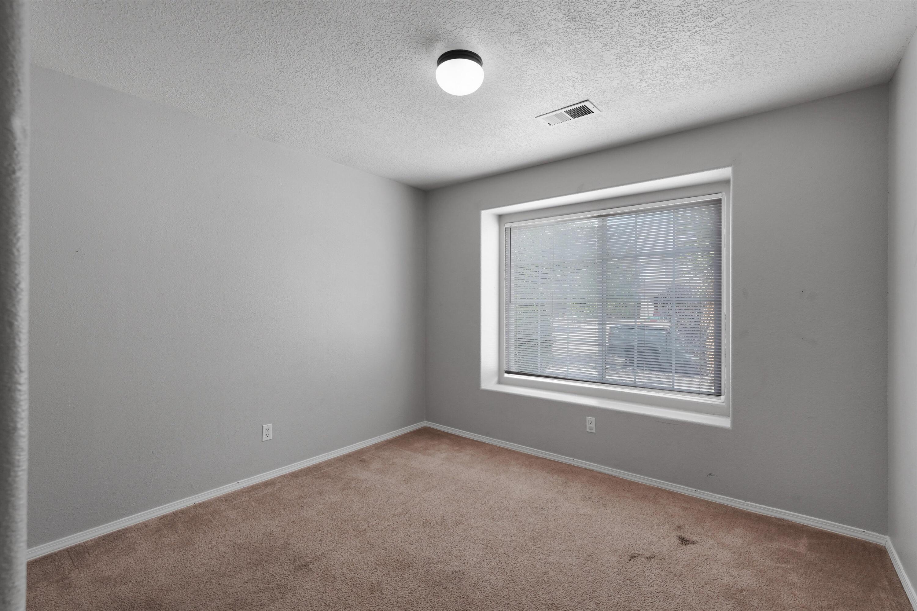 Photo 9 — 1742 Gallinas Road NE