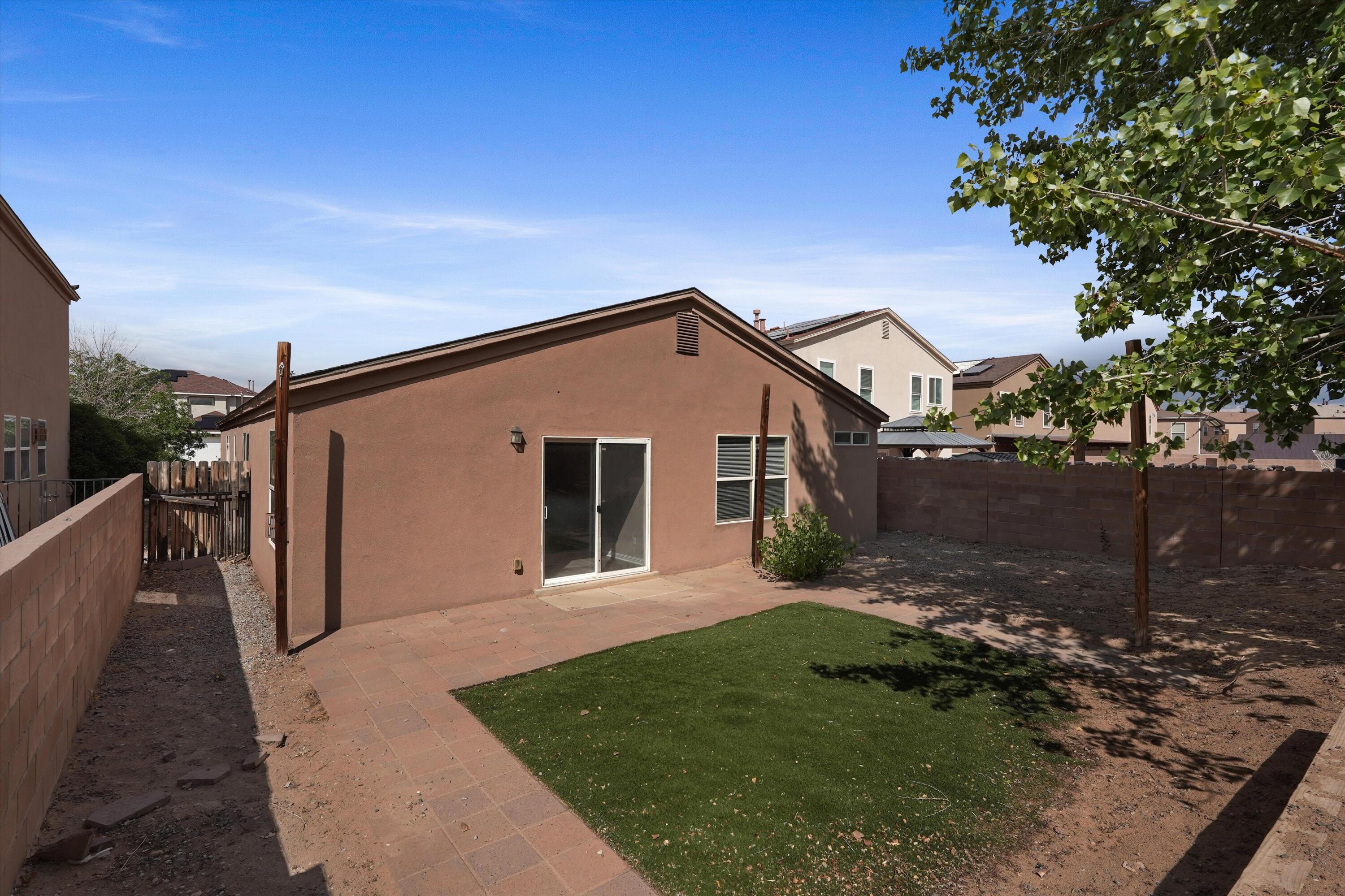 Photo 6 — 1742 Gallinas Road NE