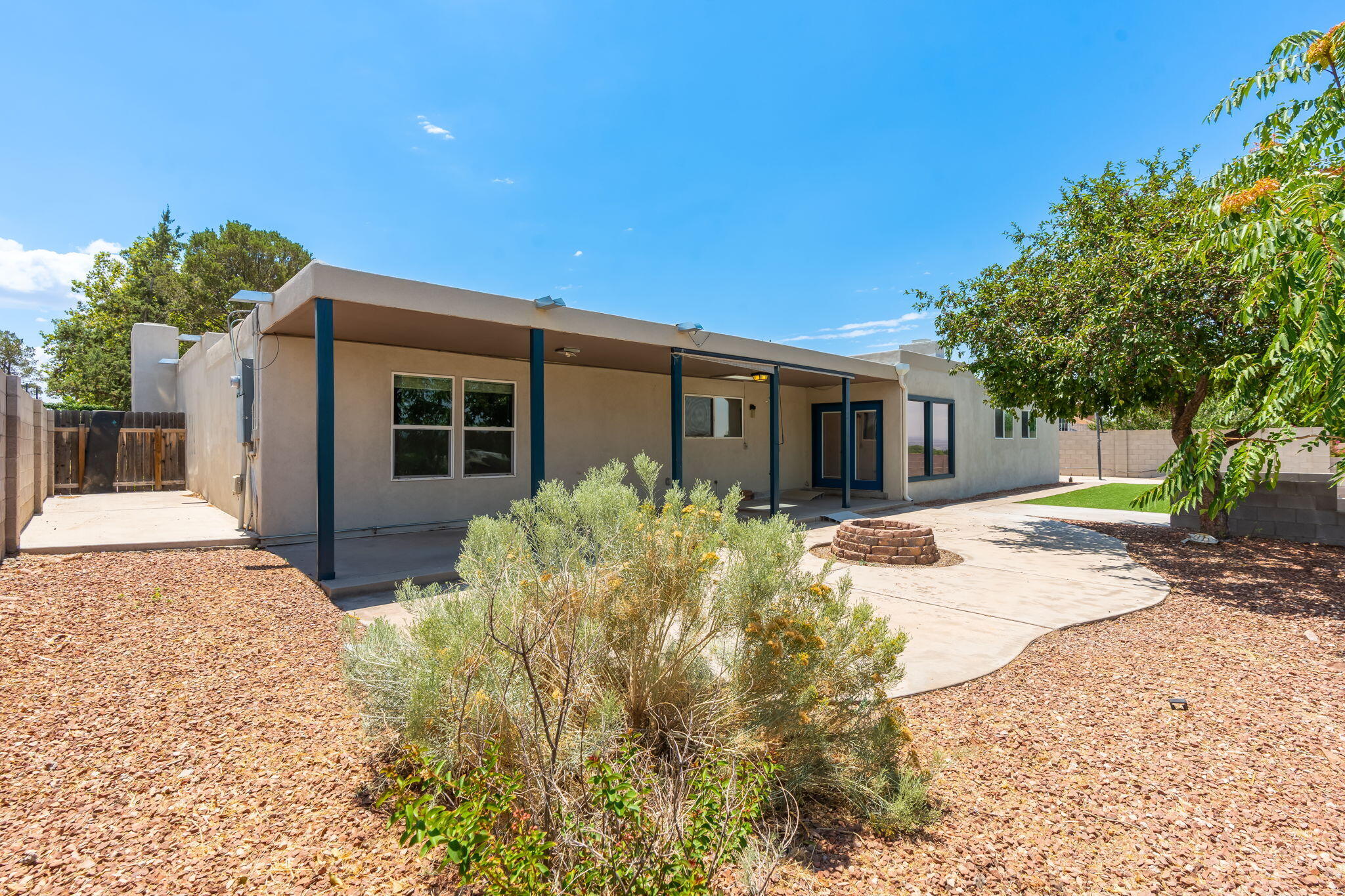 Photo 13 — 8901 Osuna Road NE