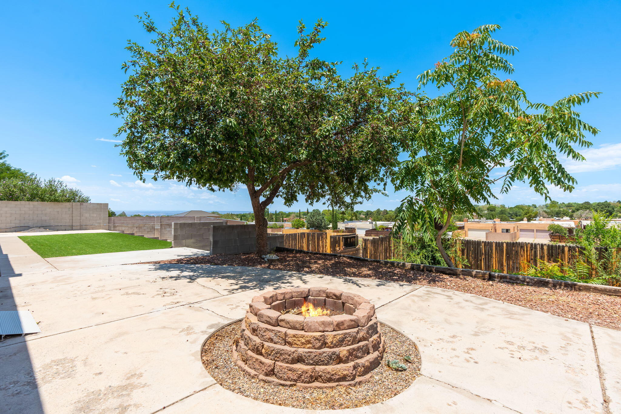 Photo 12 — 8901 Osuna Road NE