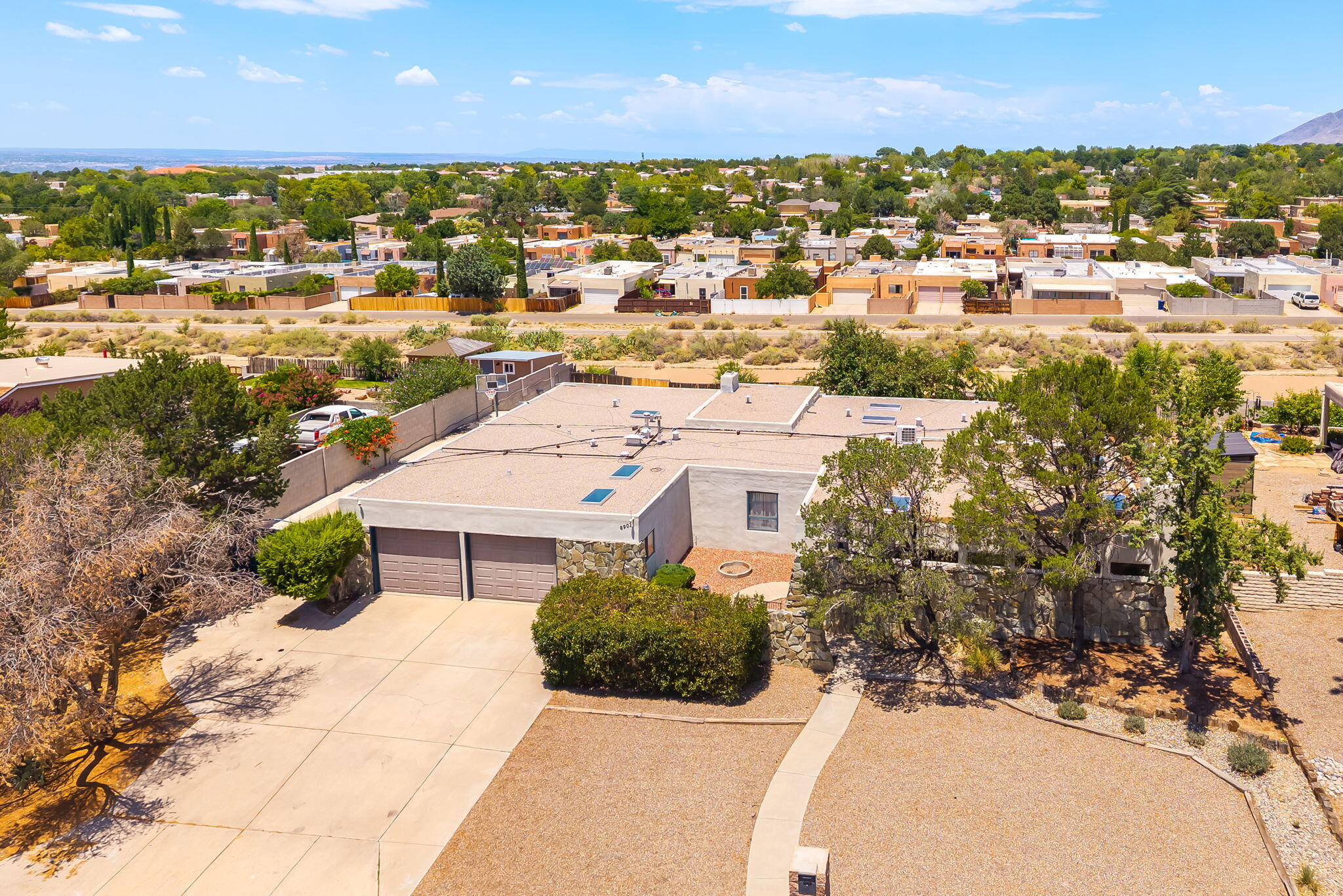 Photo 5 — 8901 Osuna Road NE