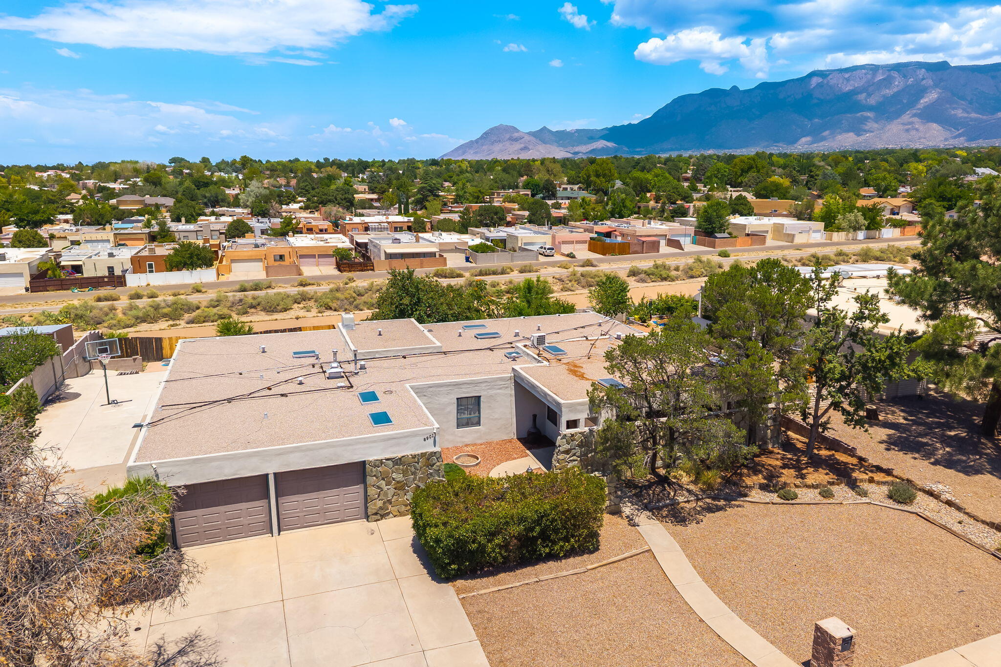 Photo 4 — 8901 Osuna Road NE