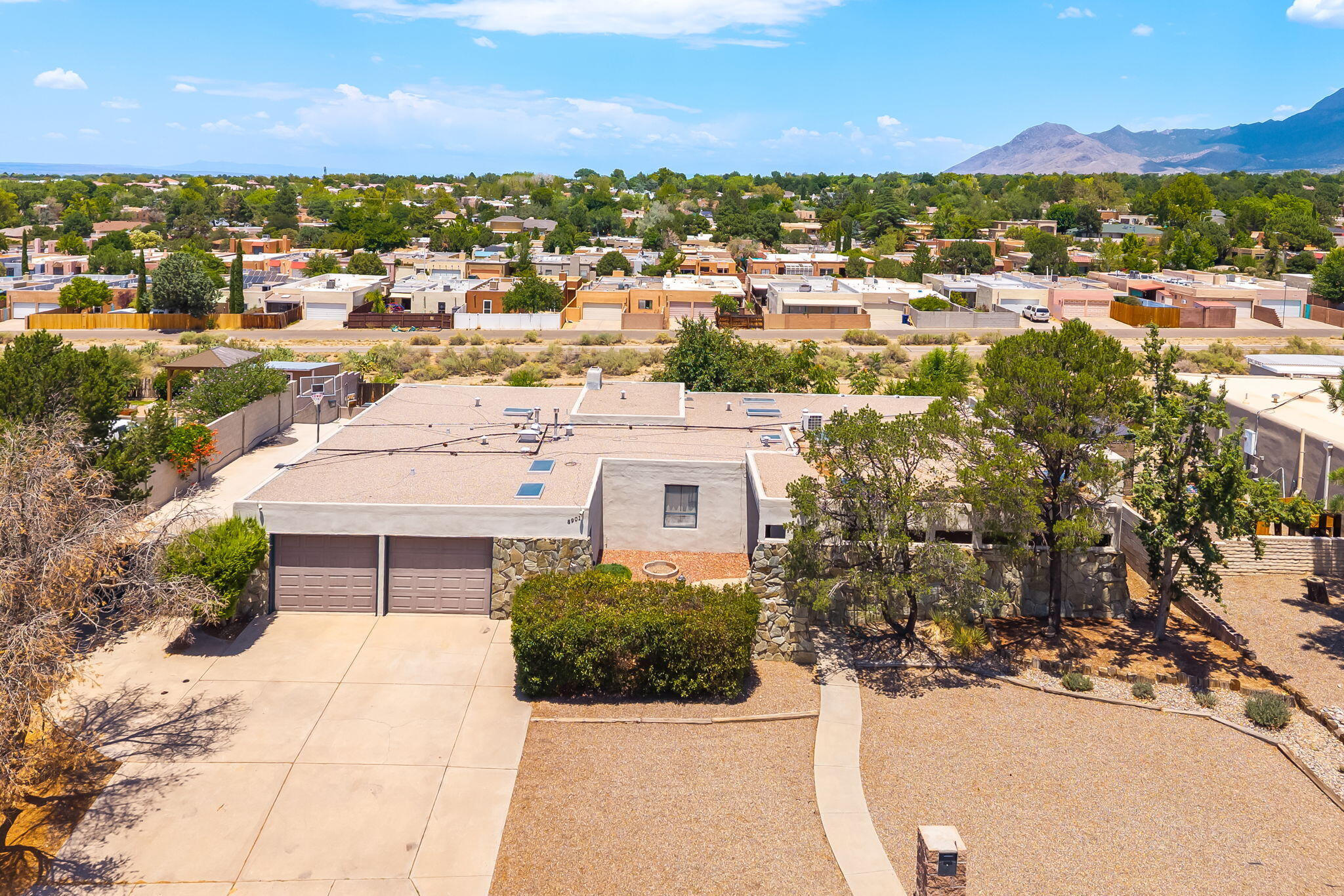 Photo 3 — 8901 Osuna Road NE