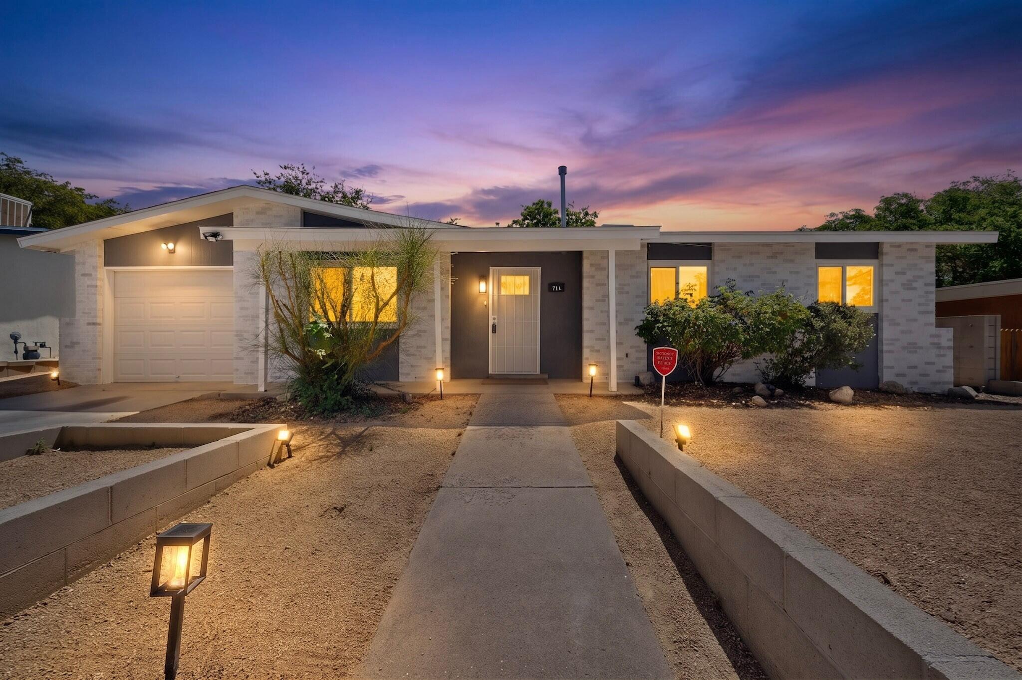 736 Monell Drive NE, Albuquerque, NM 87123
