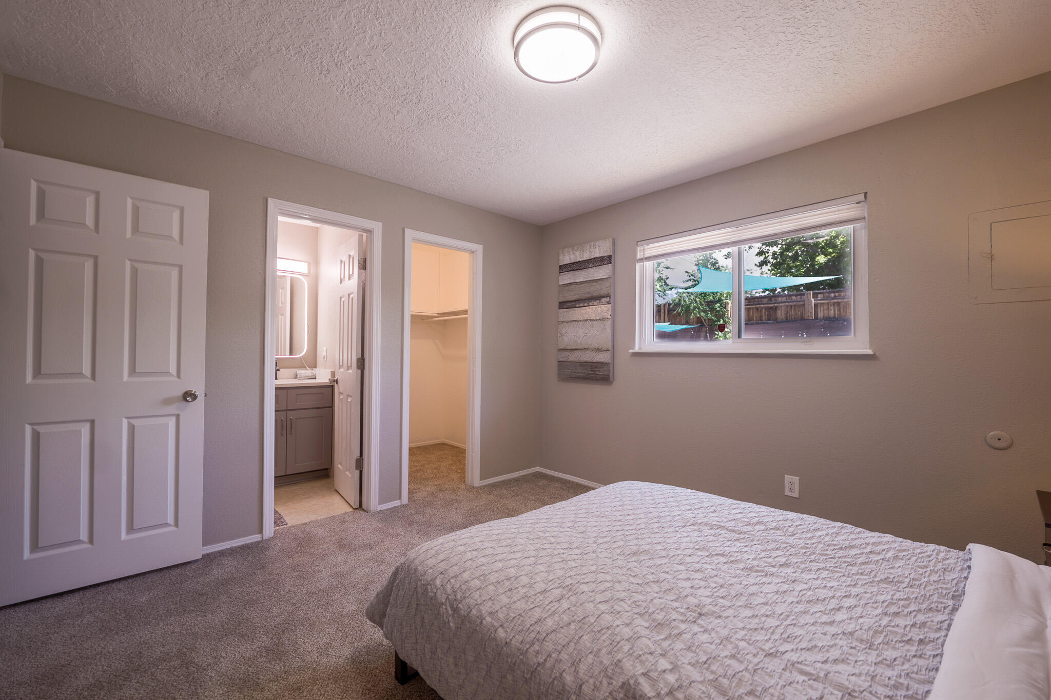 Photo 12 — 736 Monell Drive NE